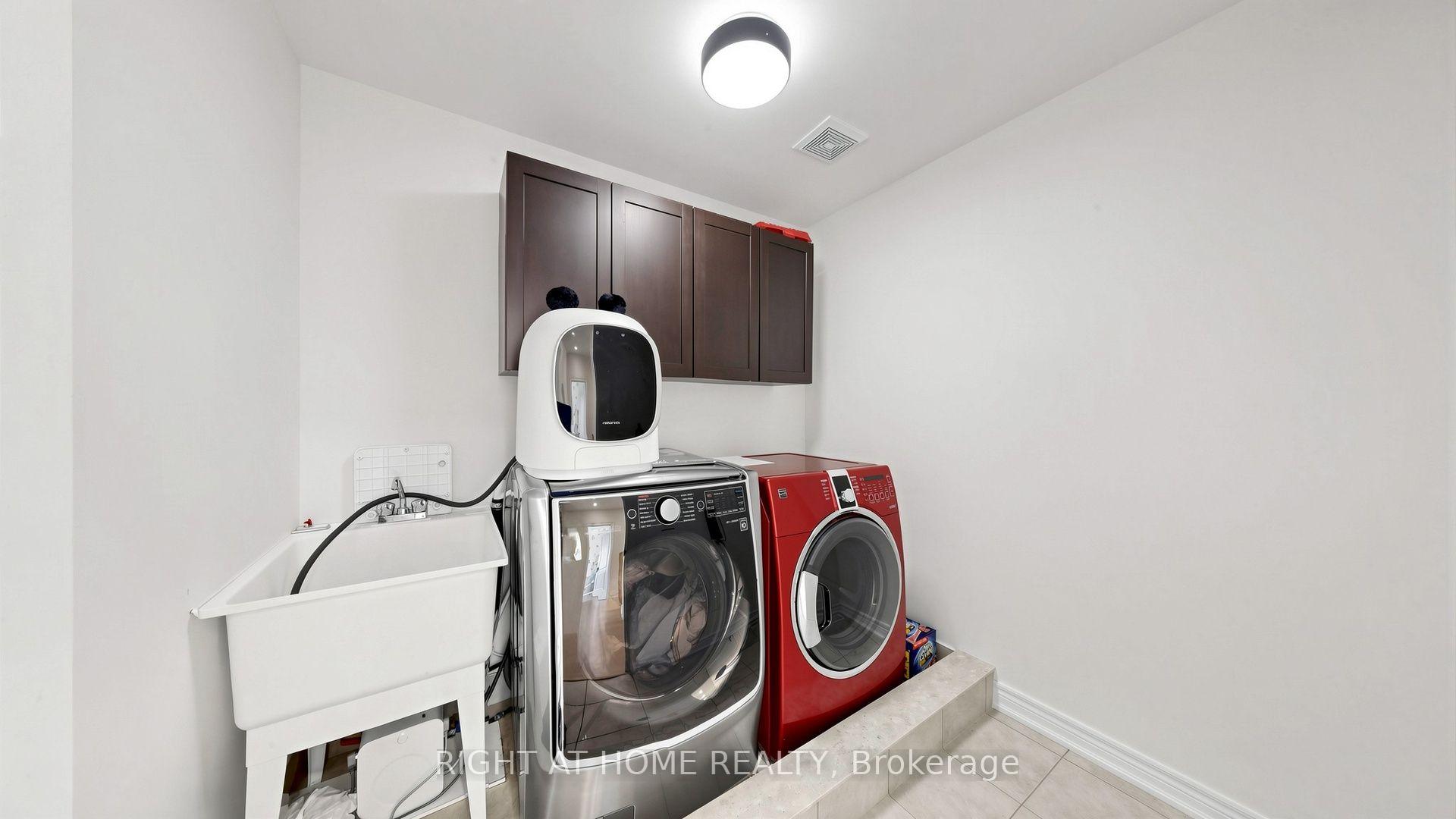 Photo 43 of 19 Heaney Court, Aurora, Bayview Northeast — HOMEH