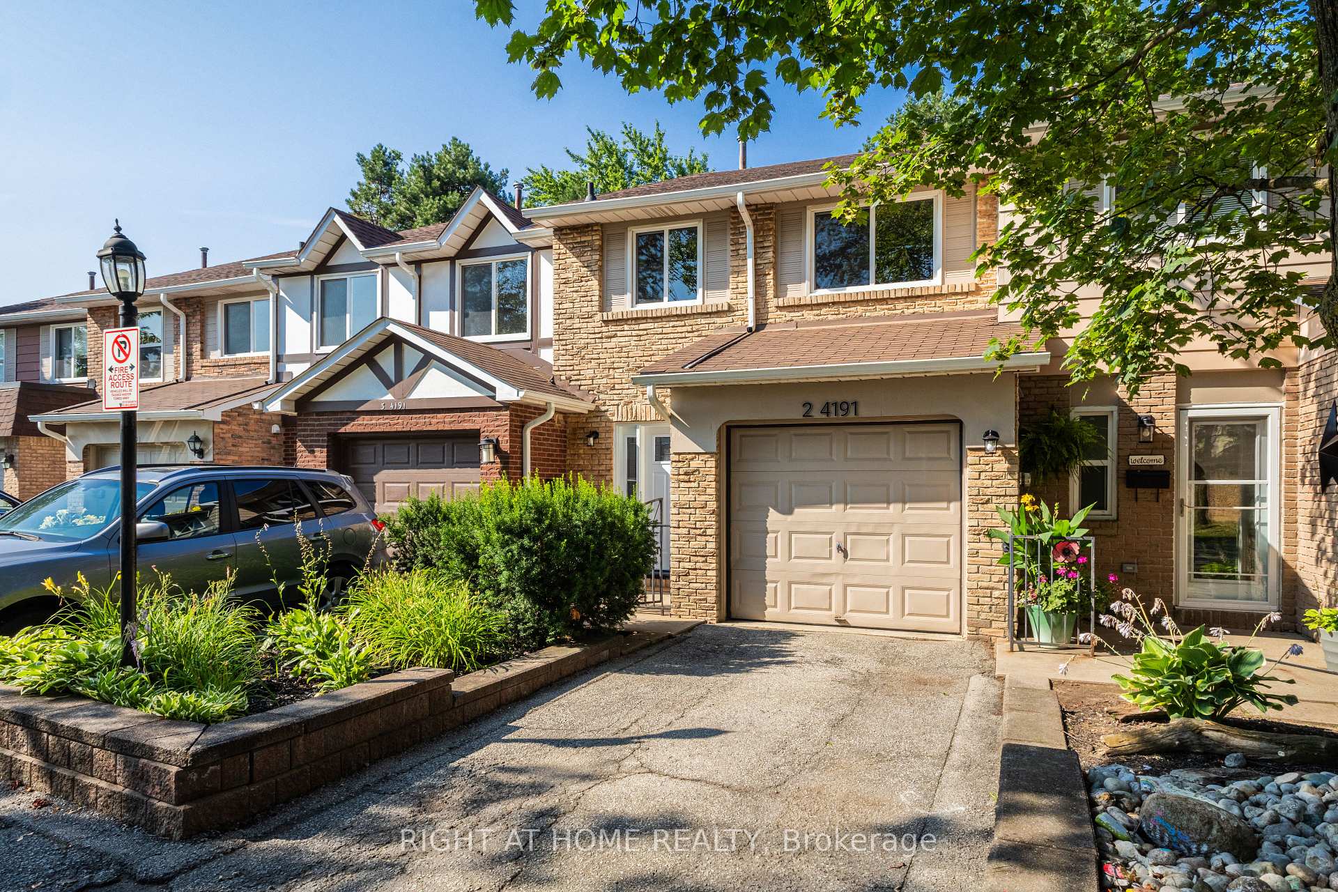Photo 1 of Unit 2, 4191 Longmoor Drive, Burlington, Shoreacres — HOMEH