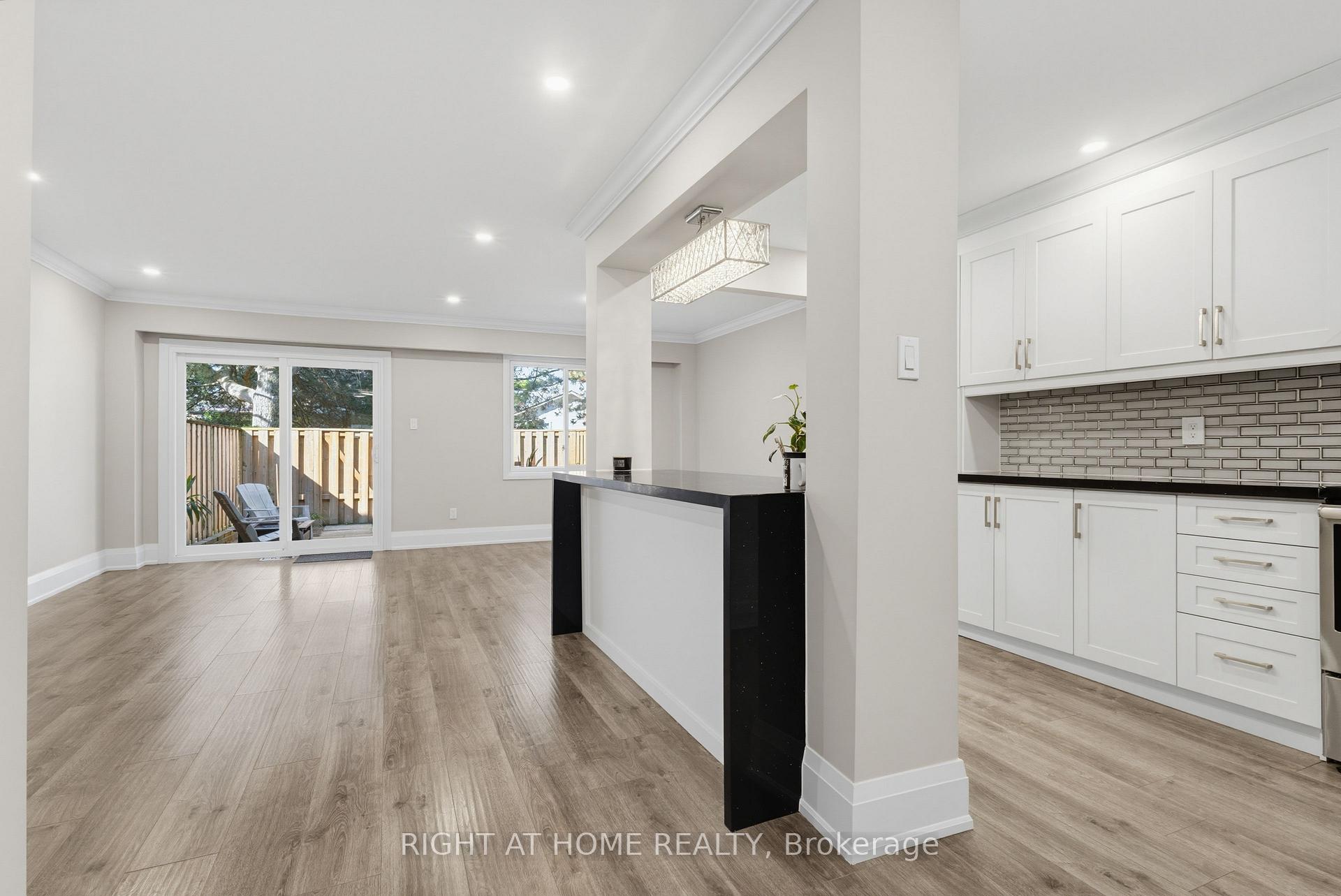 Photo 4 of Unit 2, 4191 Longmoor Drive, Burlington, Shoreacres — HOMEH