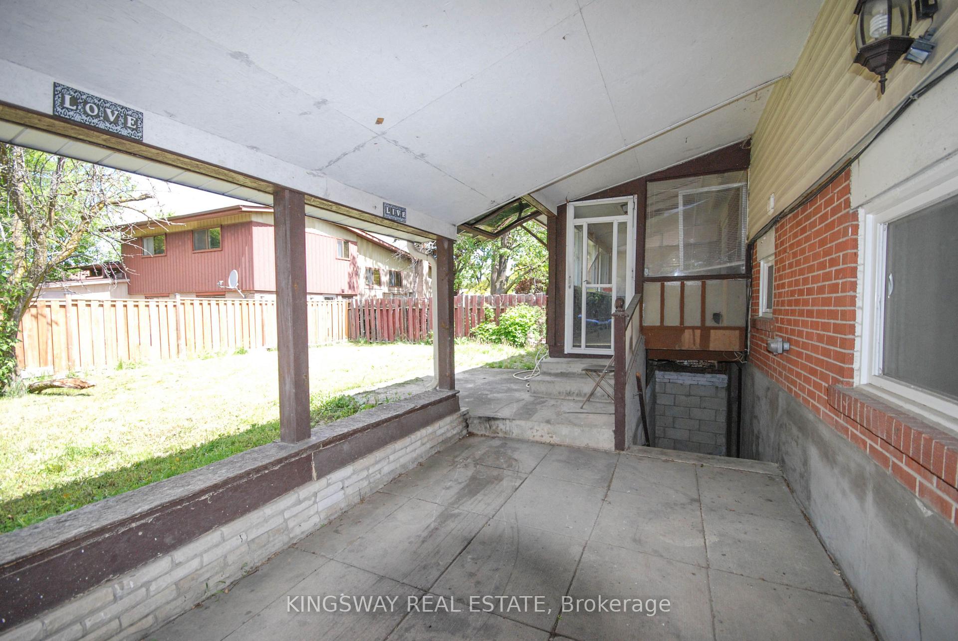 Photo 26 of 24 Archdekin Drive, Brampton, Madoc — HOMEH