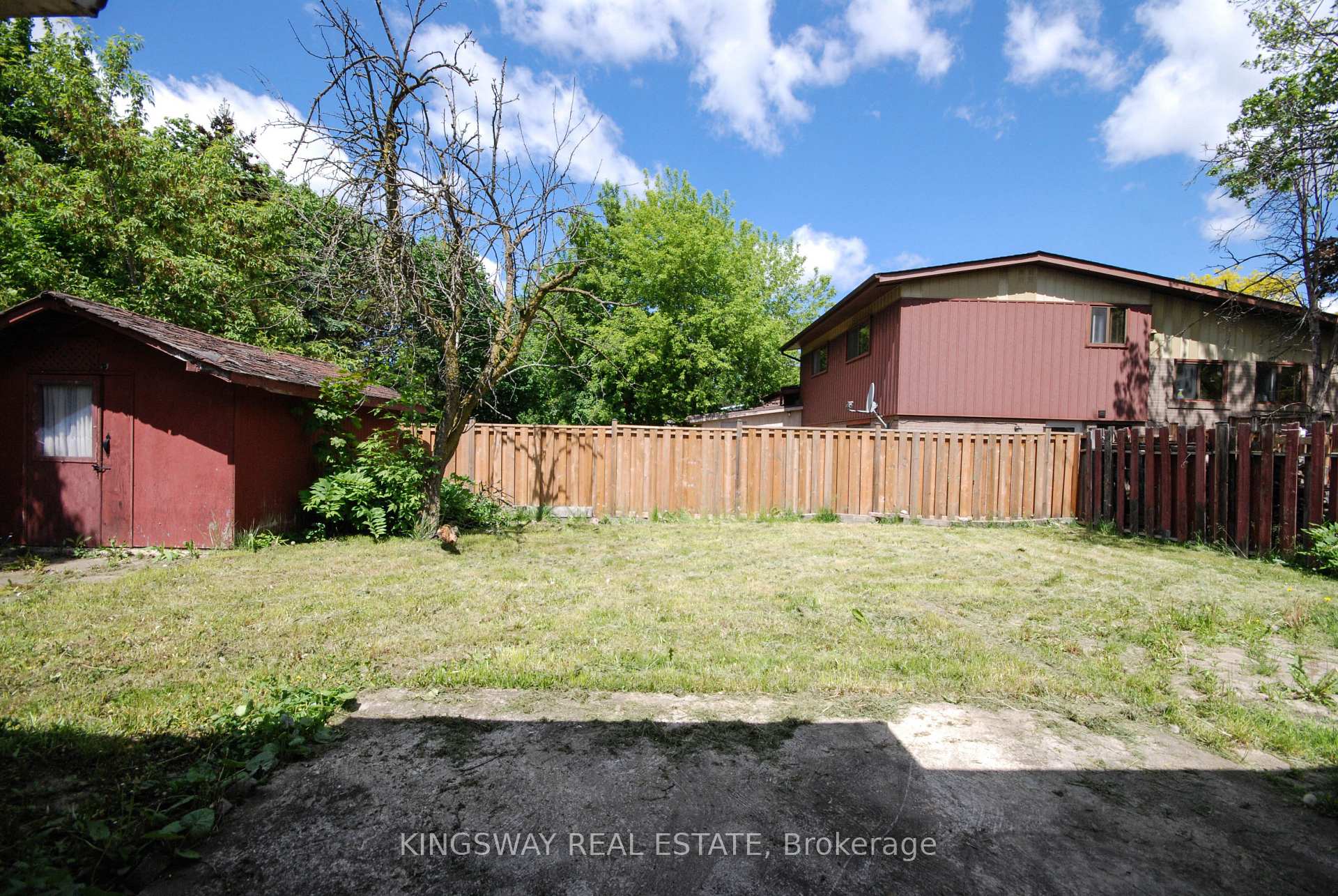 Photo 27 of 24 Archdekin Drive, Brampton, Madoc — HOMEH