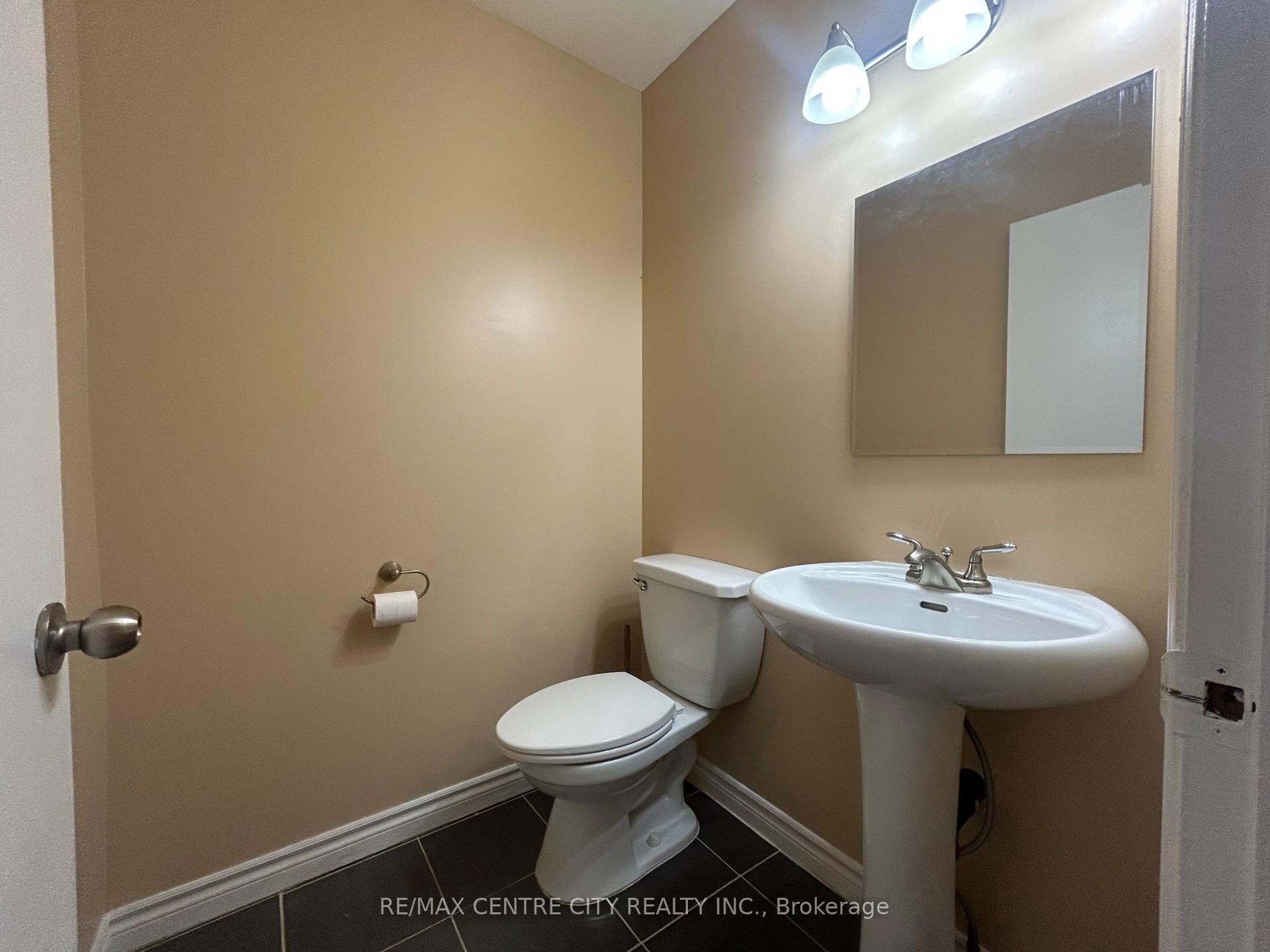 Photo 7 of 67 Walmer Gardens, London, North K — HOMEH