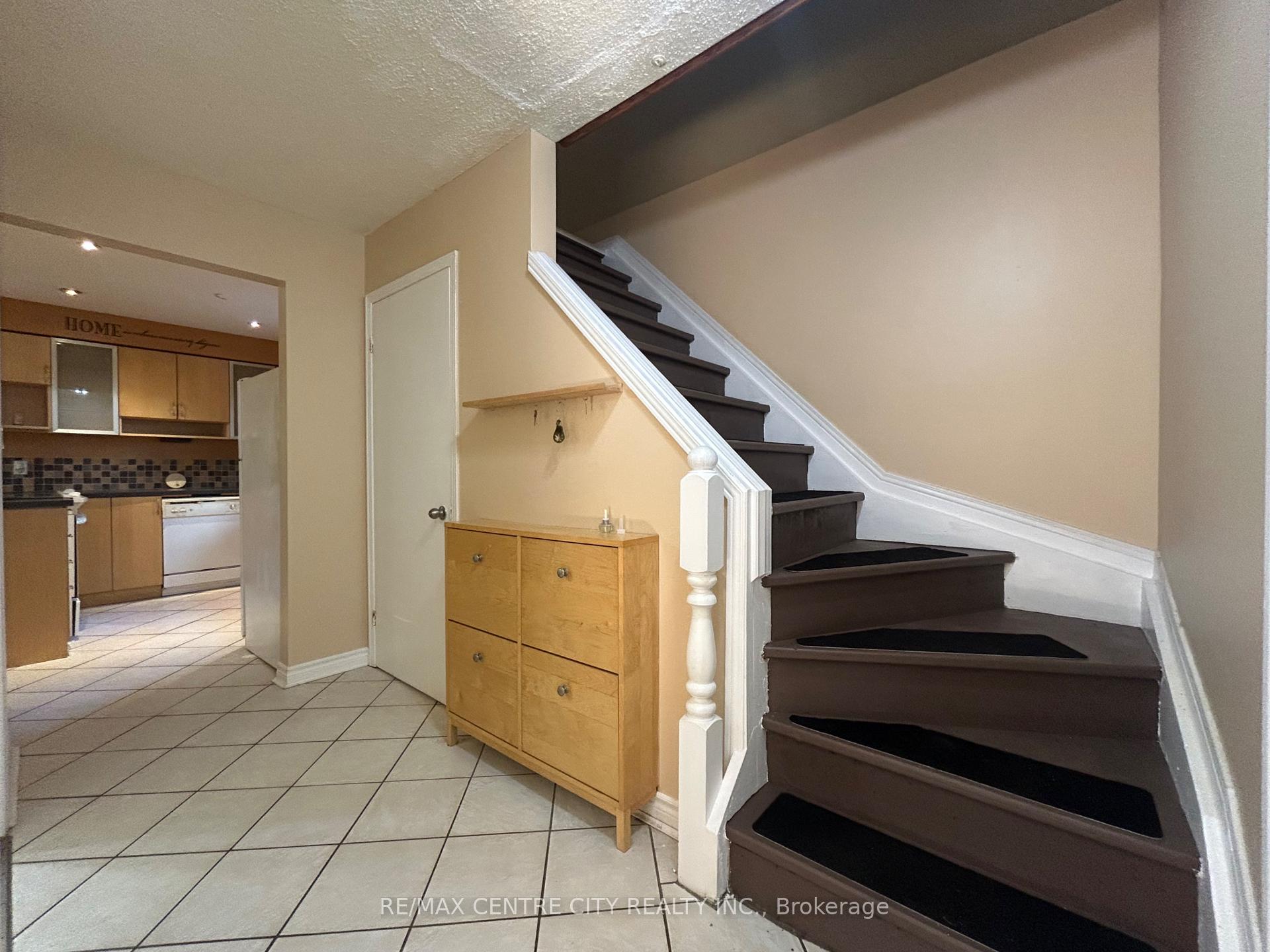 Photo 16 of 67 Walmer Gardens, London, North K — HOMEH