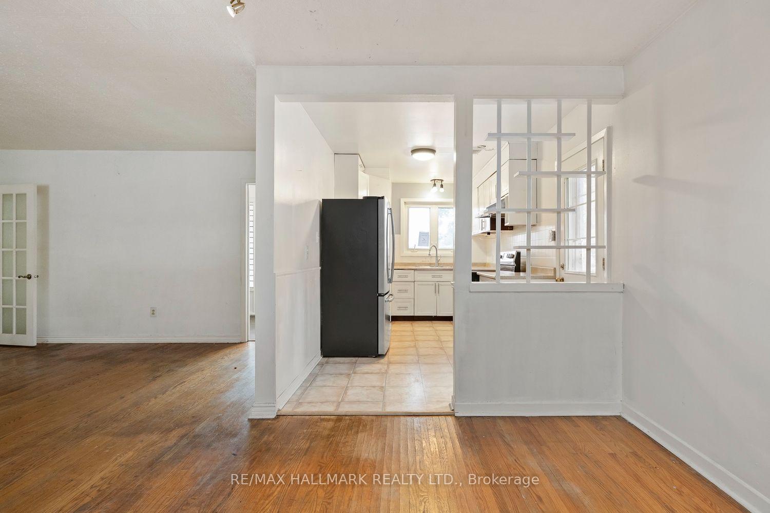 Photo 6 of 26 Flowertown Avenue, Brampton, Northwood Park — HOMEH