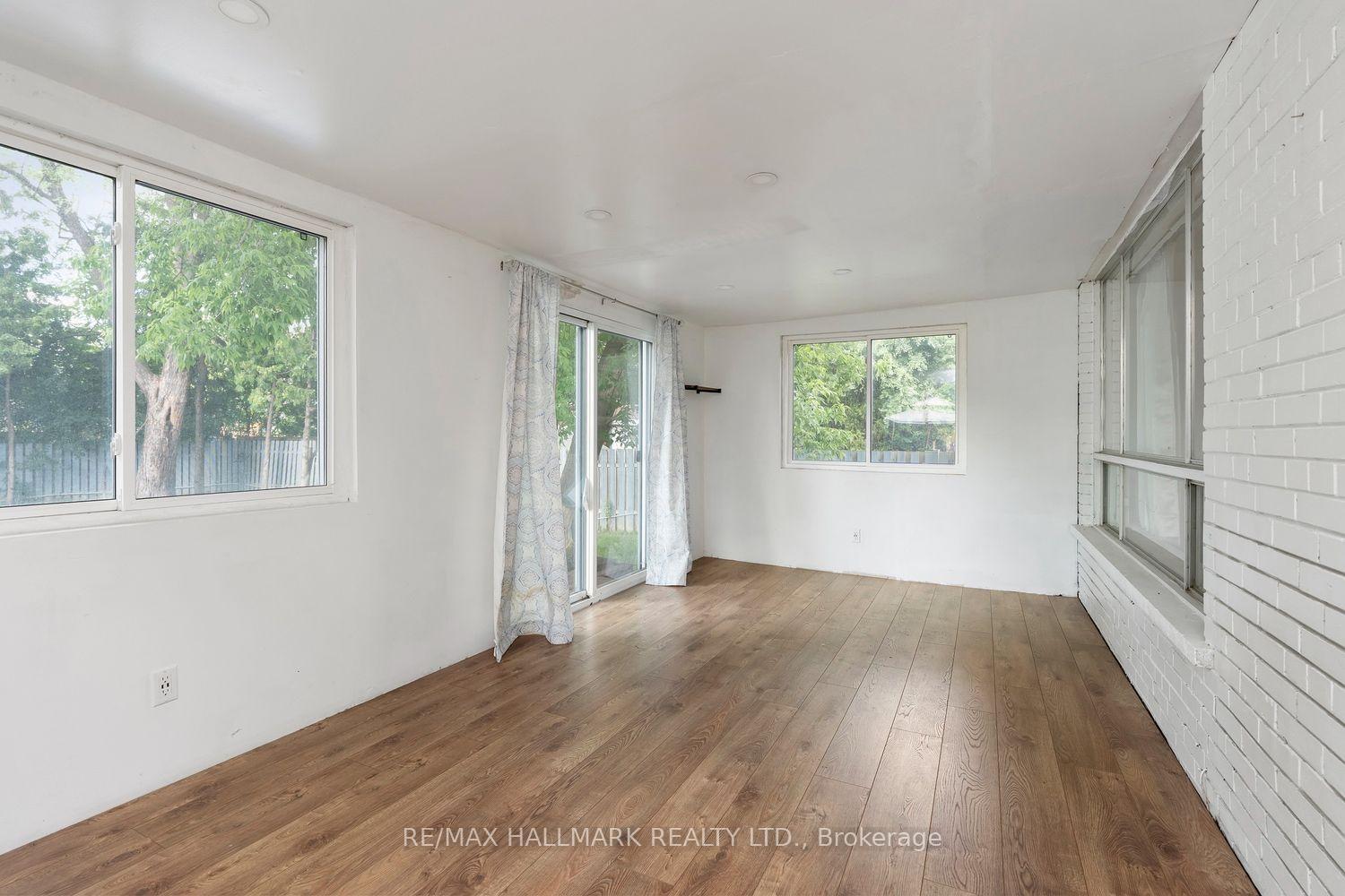 Photo 11 of 26 Flowertown Avenue, Brampton, Northwood Park — HOMEH