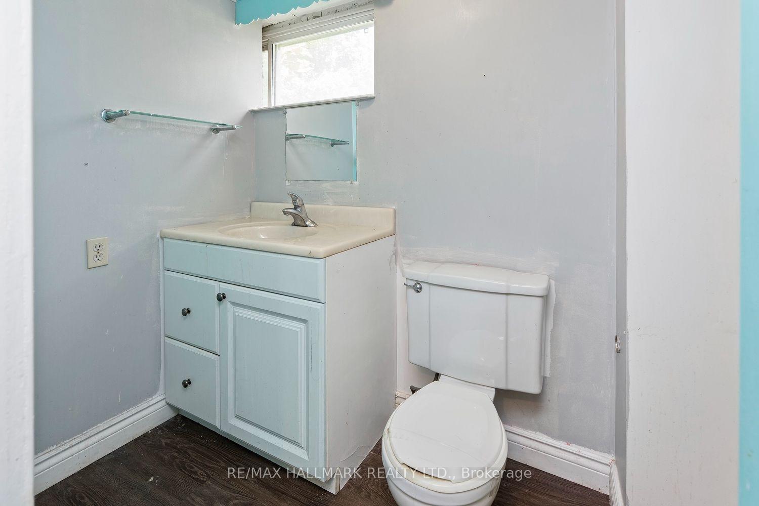 Photo 19 of 26 Flowertown Avenue, Brampton, Northwood Park — HOMEH