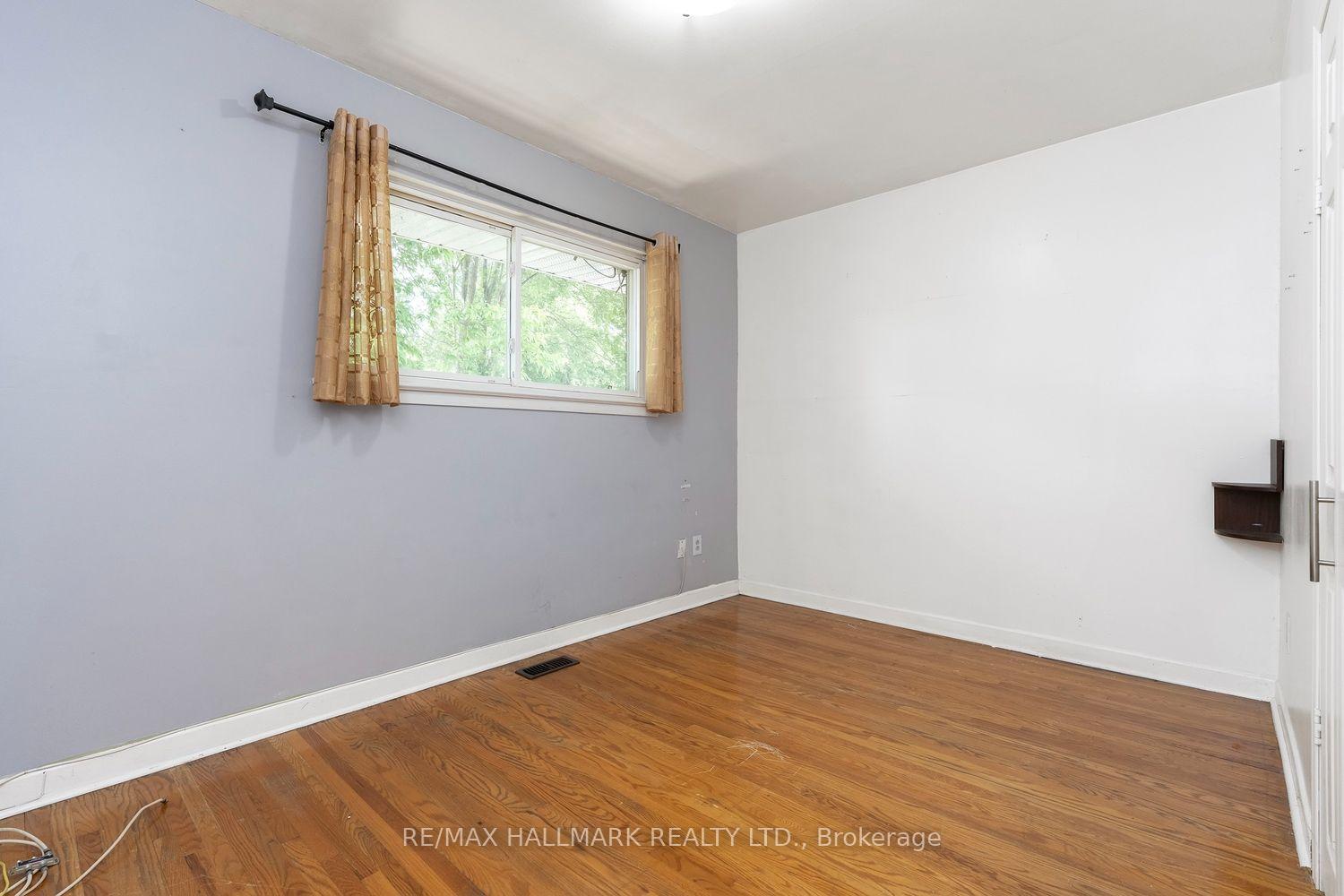 Photo 21 of 26 Flowertown Avenue, Brampton, Northwood Park — HOMEH