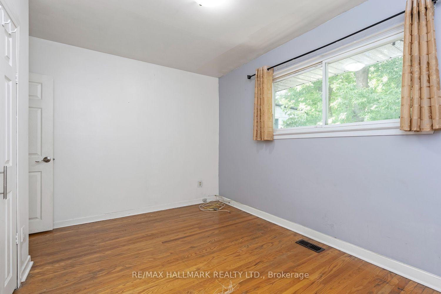 Photo 22 of 26 Flowertown Avenue, Brampton, Northwood Park — HOMEH