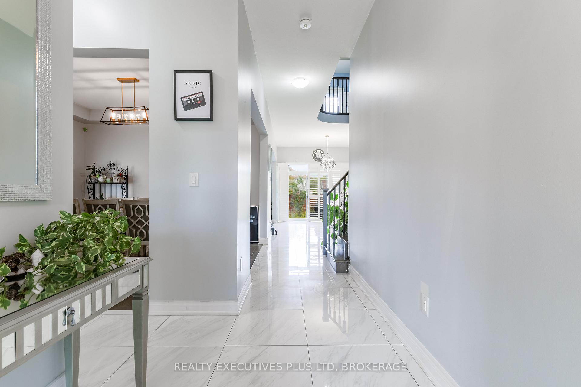Photo 4 of 9211 Tallgrass Avenue, Niagara Falls, Lyons Creek — HOMEH