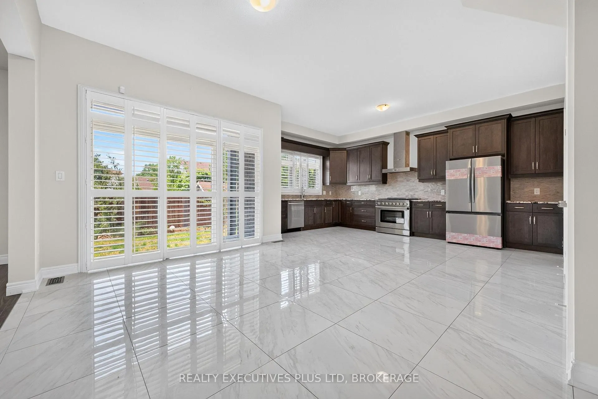 Photo 7 of 9211 Tallgrass Avenue, Niagara Falls, Lyons Creek — HOMEH