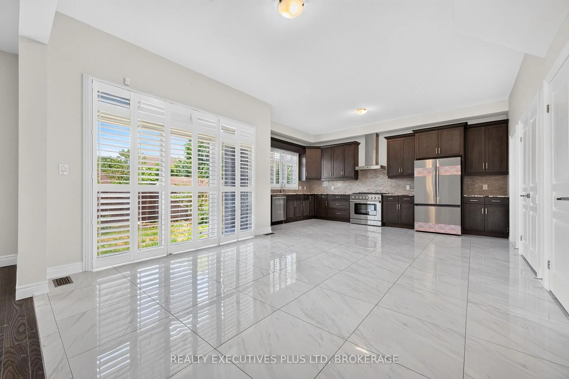 Photo 18 of 9211 Tallgrass Avenue, Niagara Falls, Lyons Creek — HOMEH