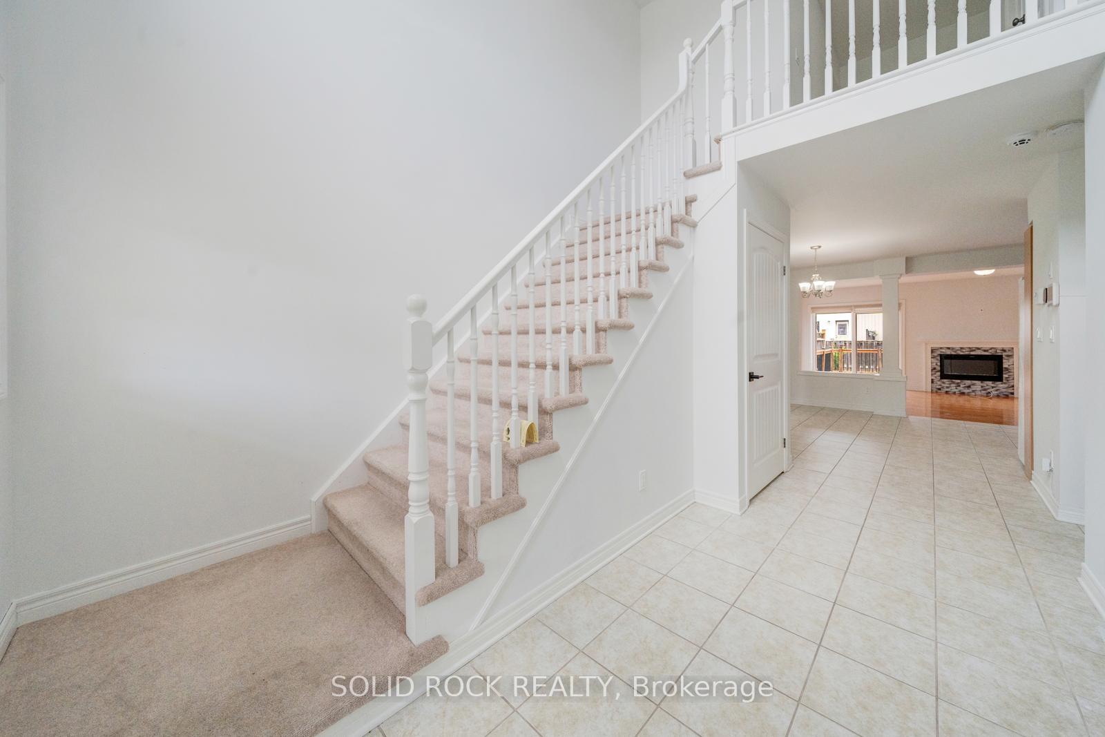 Photo 5 of 8435 Kelsey Crescent, Niagara Falls, Forestview — HOMEH