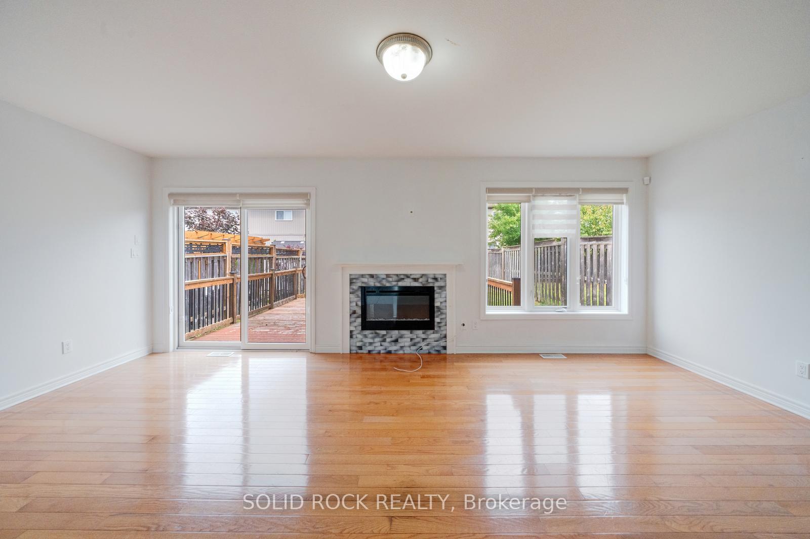 Photo 12 of 8435 Kelsey Crescent, Niagara Falls, Forestview — HOMEH