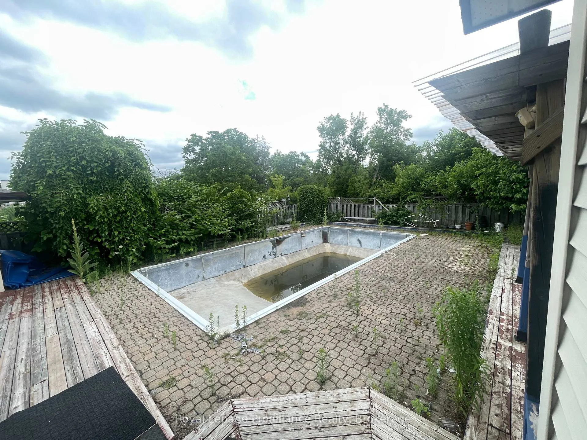Photo 25 of 357 Martin Road, Peterborough, Northcrest Ward 5 — HOMEH