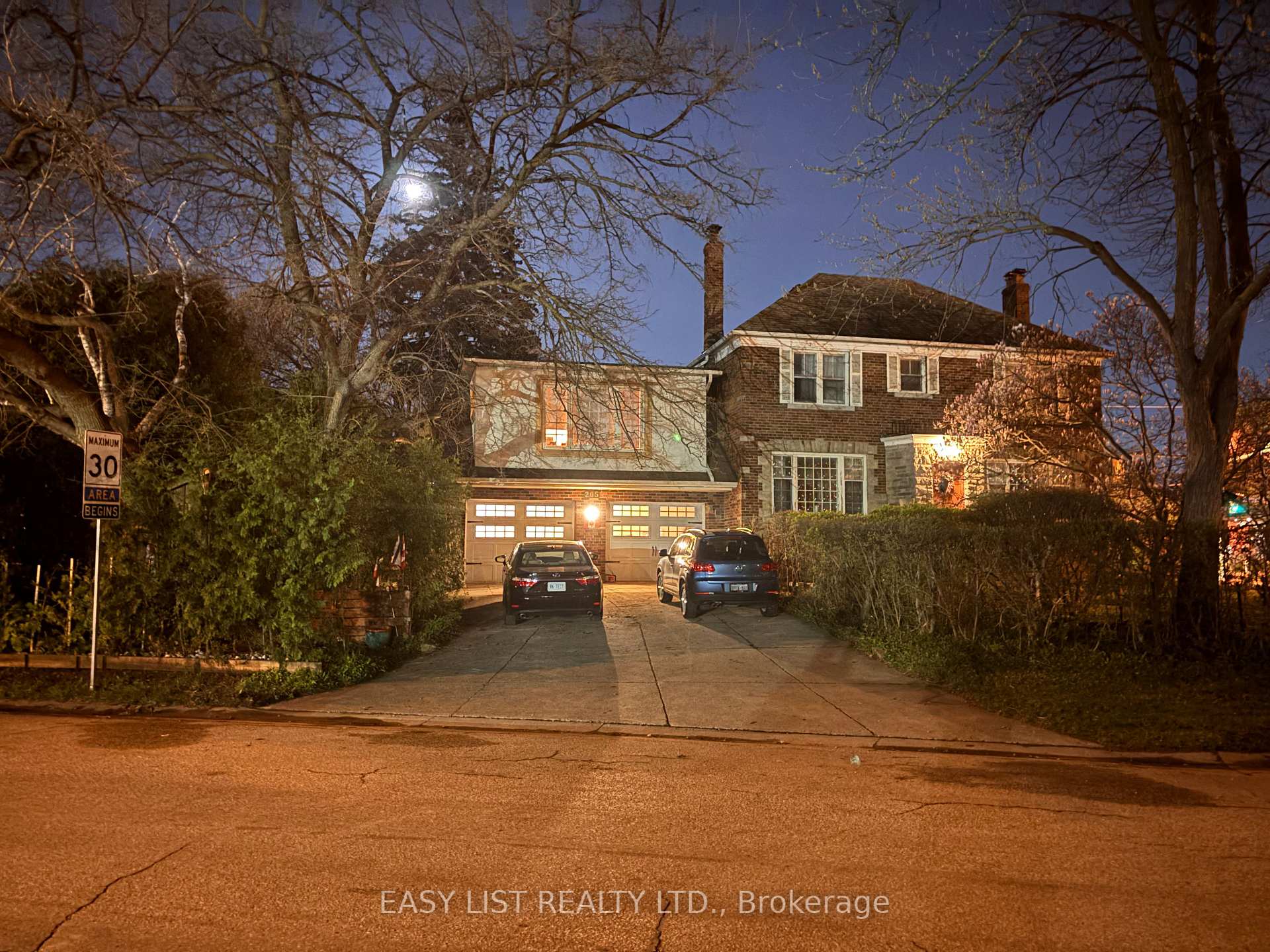 Photo 21 of 205 Ridley Boulevard, Toronto, Bedford Park-Nortown — HOMEH