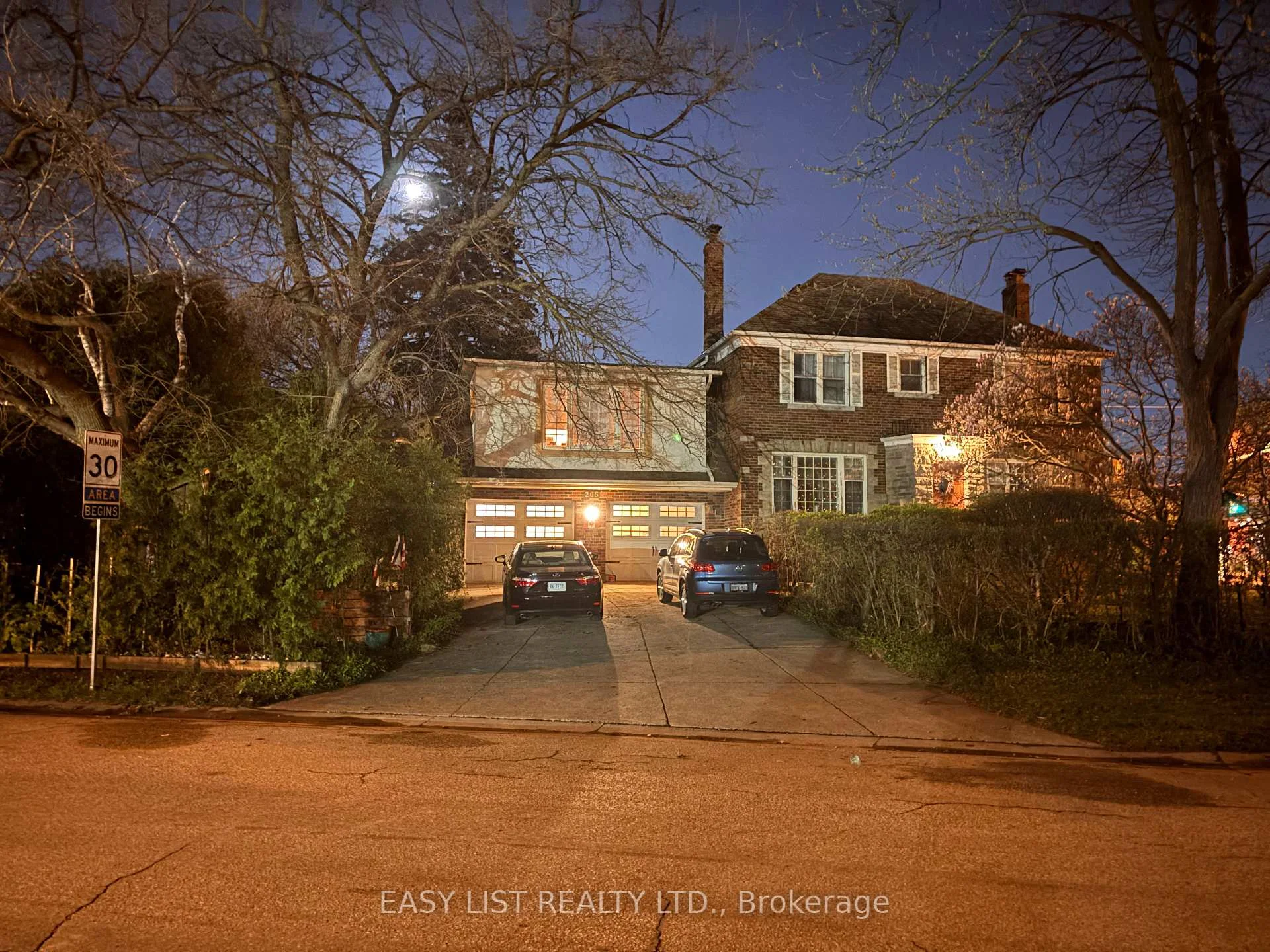 Photo 18 of 205 Ridley Boulevard, Toronto, Bedford Park-Nortown — HOMEH