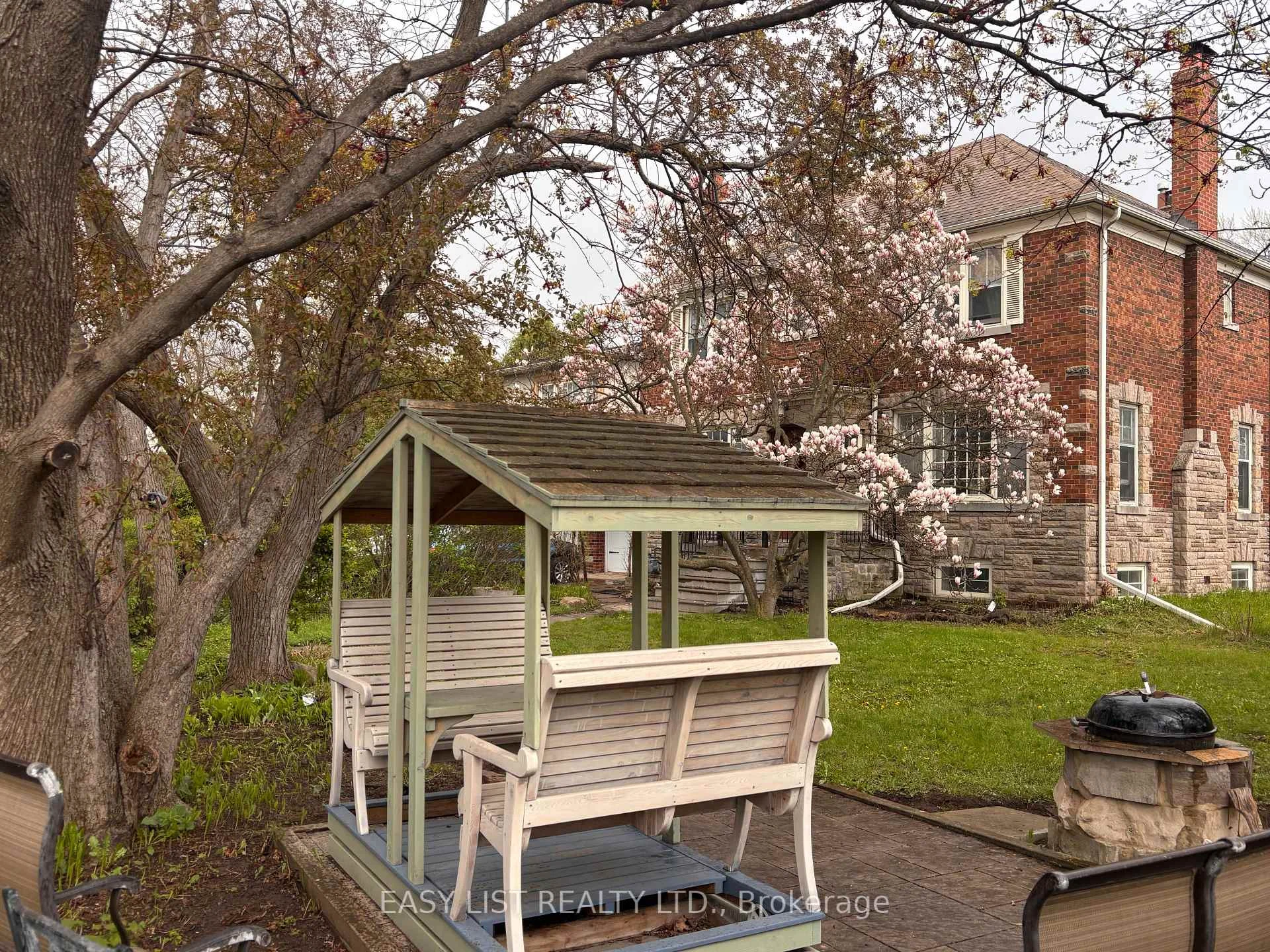 Photo 39 of 205 Ridley Boulevard, Toronto, Bedford Park-Nortown — HOMEH