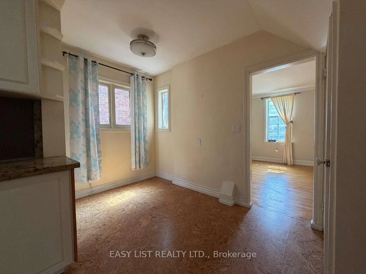 Photo 87 of 205 Ridley Boulevard, Toronto, Bedford Park-Nortown — HOMEH