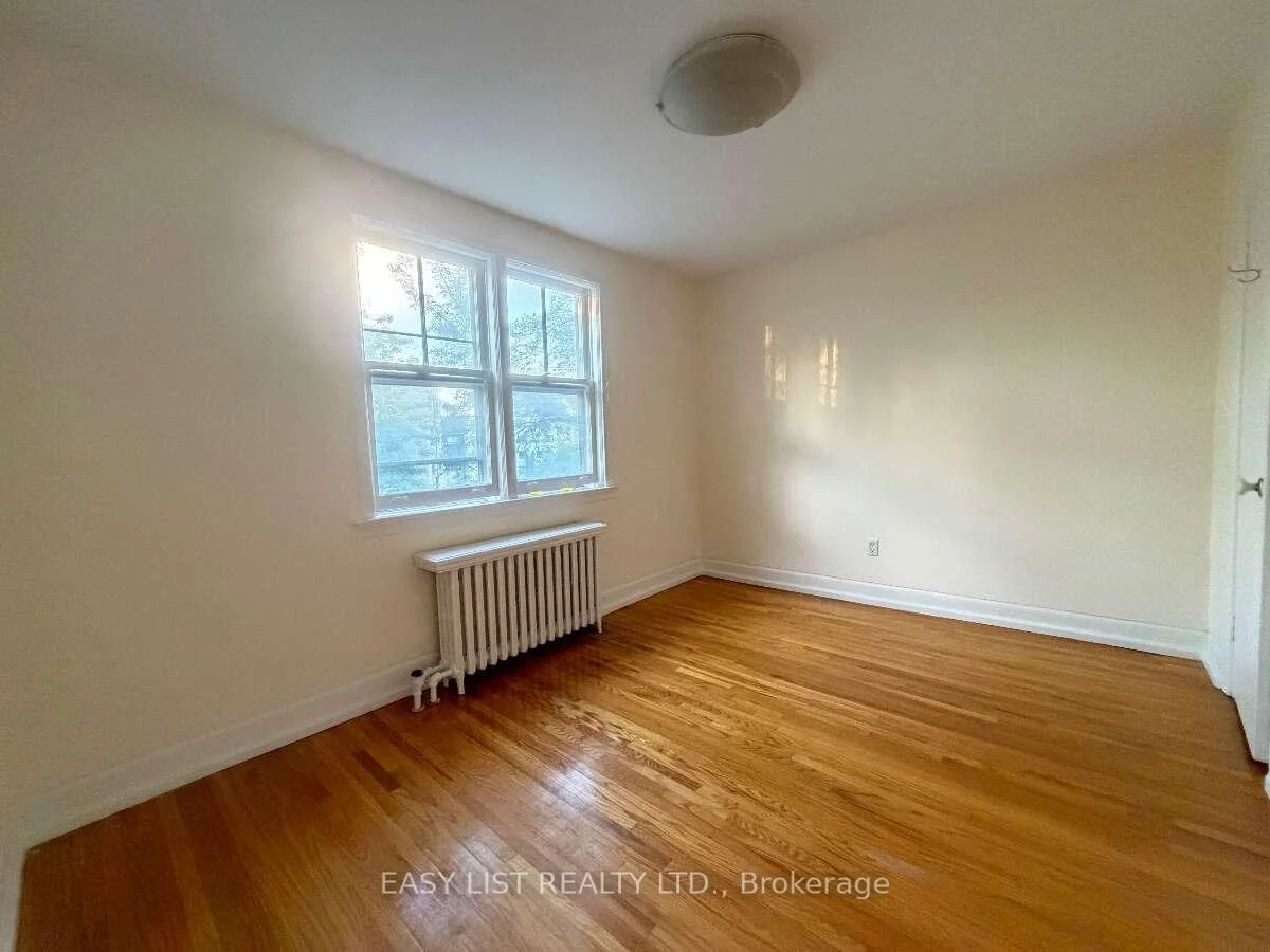 Photo 100 of 205 Ridley Boulevard, Toronto, Bedford Park-Nortown — HOMEH