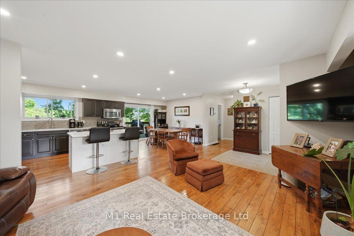 Photo 6 of 2 Conder Drive, Oro-Medonte, Rural Oro-Medonte — HOMEH