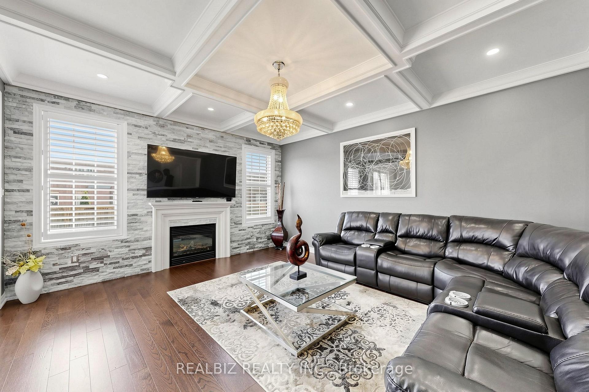 Photo 6 of 37 Alamosa Court, Brampton, Bram West — HOMEH