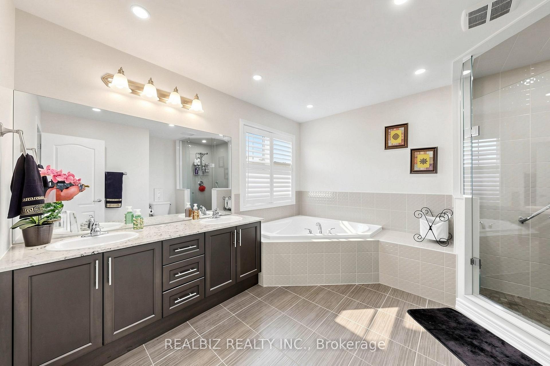 Photo 17 of 37 Alamosa Court, Brampton, Bram West — HOMEH