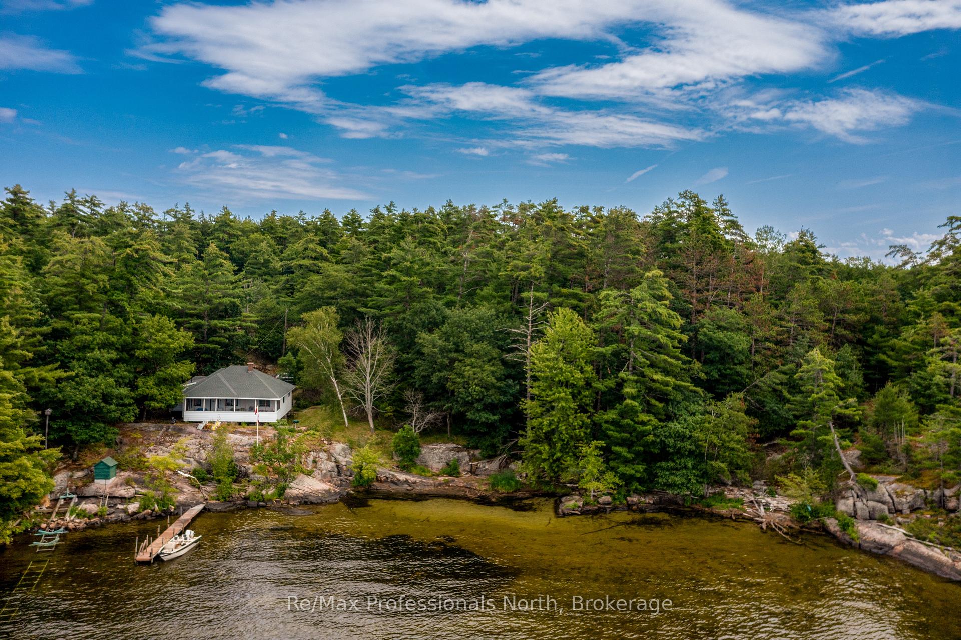 Photo 1 of 1102 Unit 2 Clipsham Road, Gravenhurst, Morrison — HOMEH