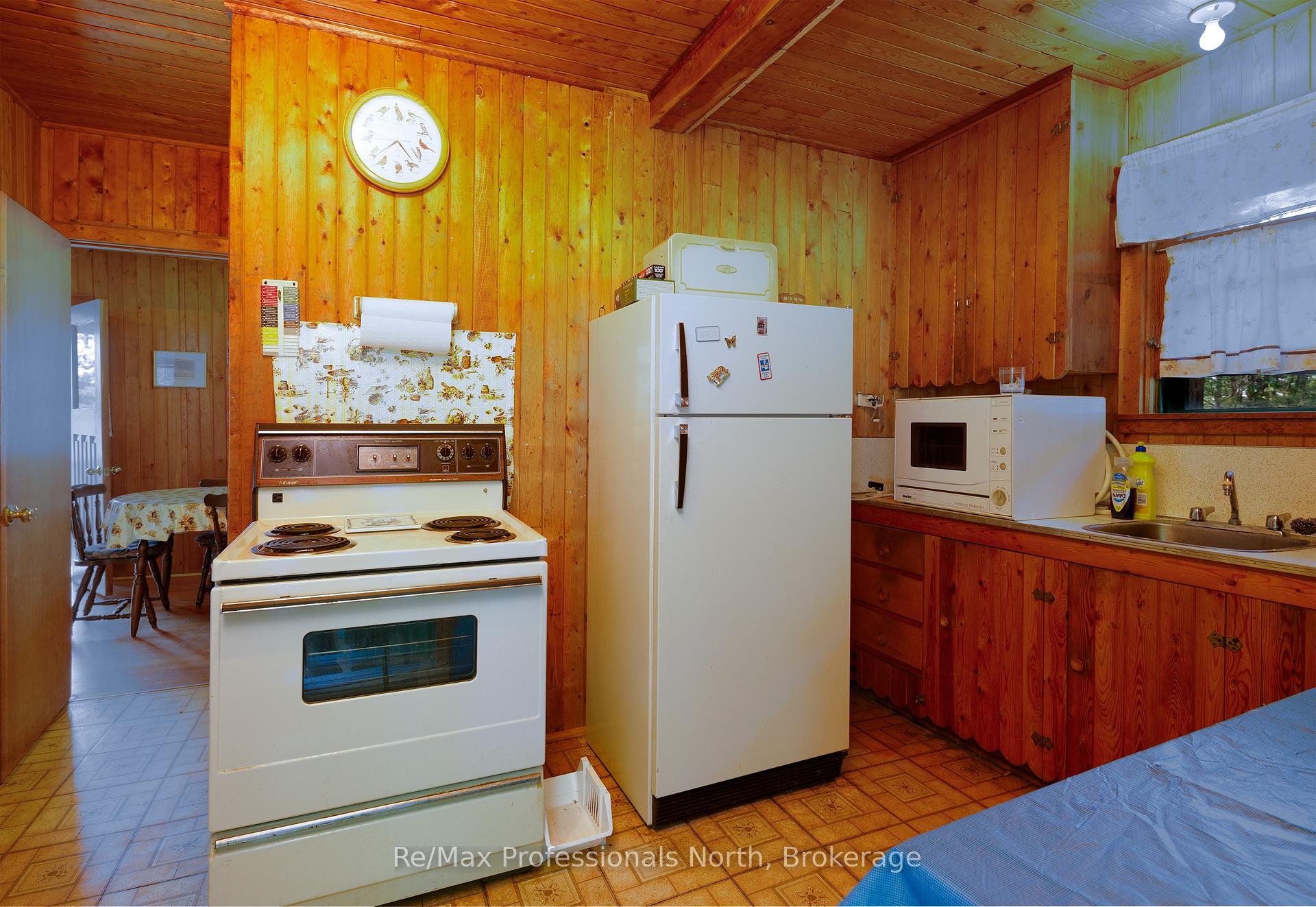 Photo 19 of 1102 Unit 2 Clipsham Road, Gravenhurst, Morrison — HOMEH