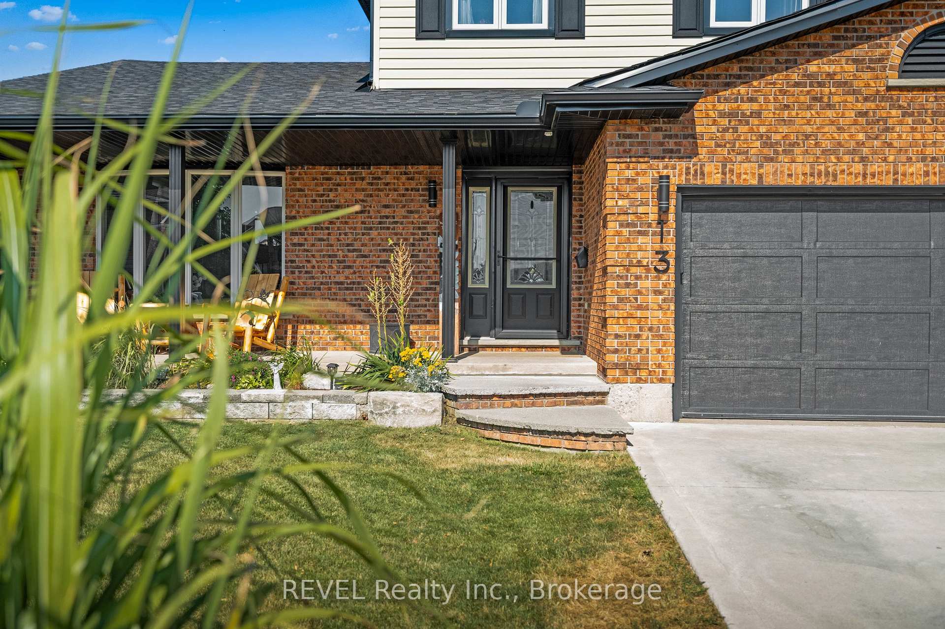 Photo 2 of 13 Bartok Crescent, Port Colborne, Main Street — HOMEH