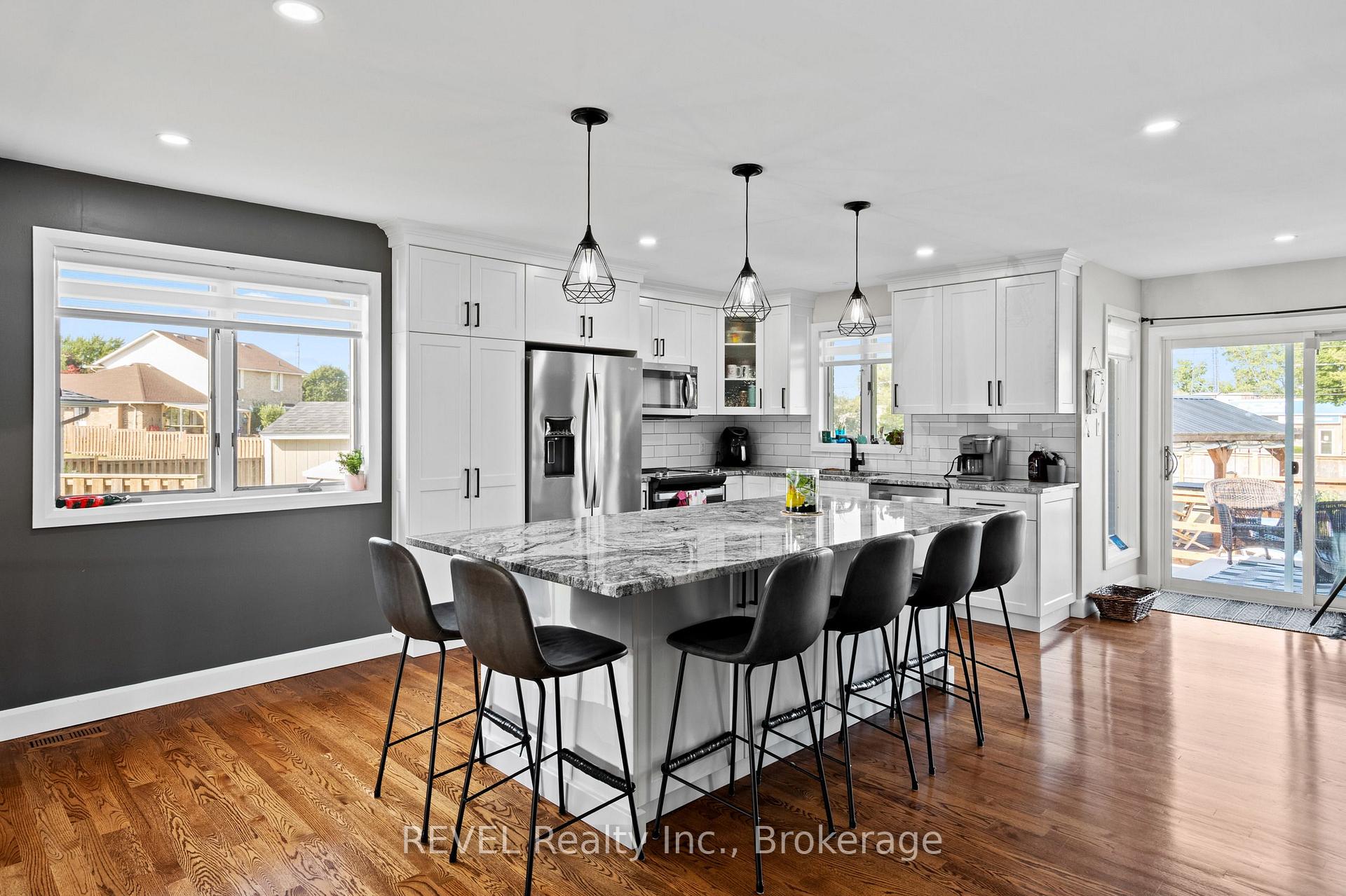 Photo 16 of 13 Bartok Crescent, Port Colborne, Main Street — HOMEH