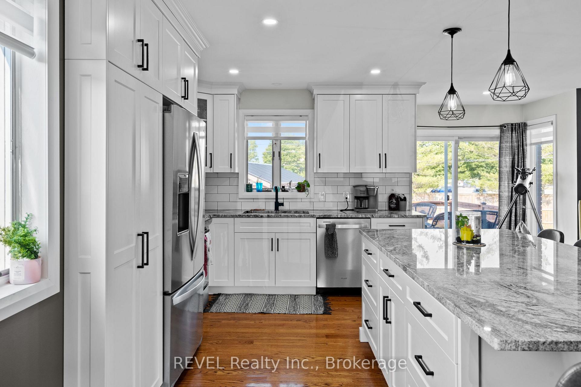 Photo 19 of 13 Bartok Crescent, Port Colborne, Main Street — HOMEH