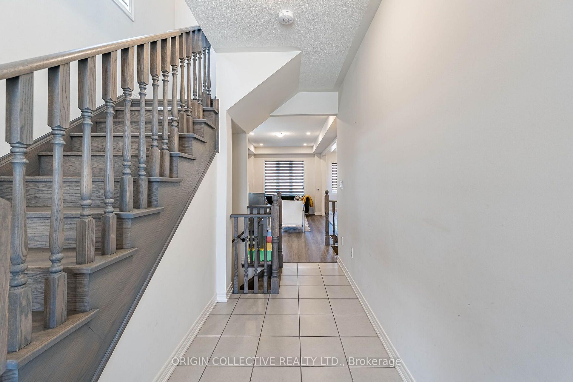Photo 10 of 281 Great Falls Boulevard, Hamilton, Waterdown — HOMEH