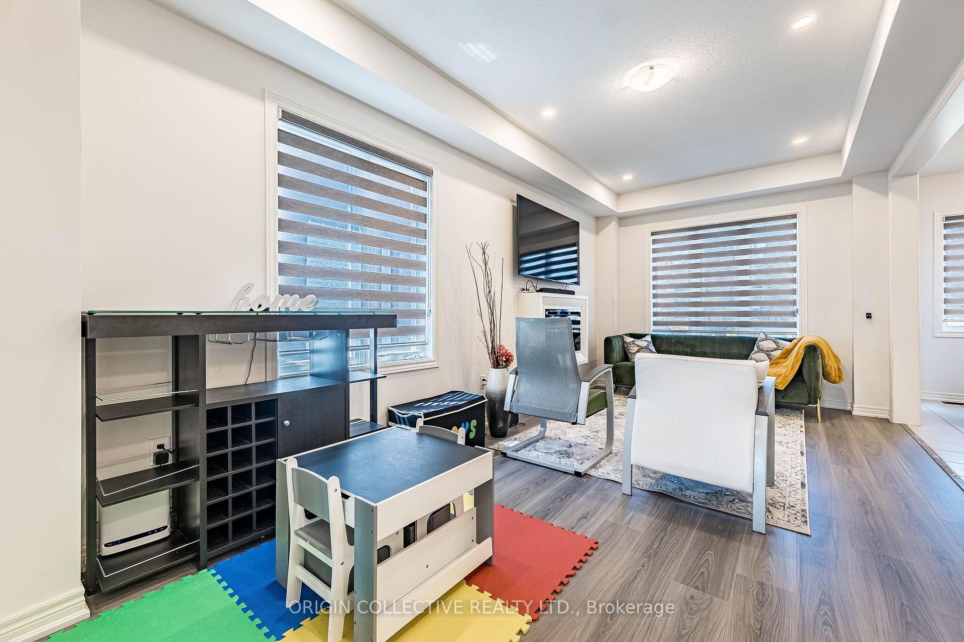Photo 11 of 281 Great Falls Boulevard, Hamilton, Waterdown — HOMEH