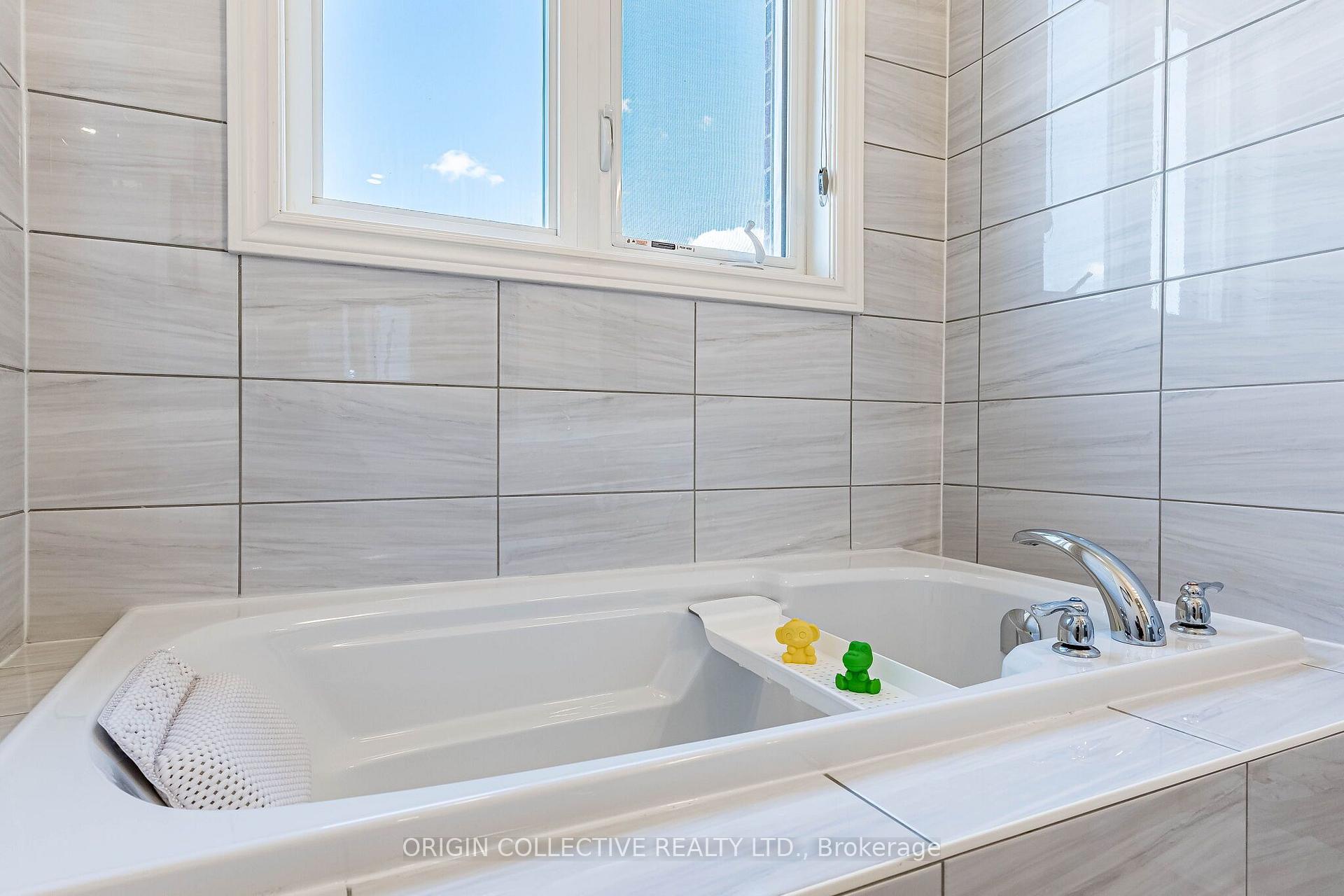 Photo 40 of 281 Great Falls Boulevard, Hamilton, Waterdown — HOMEH