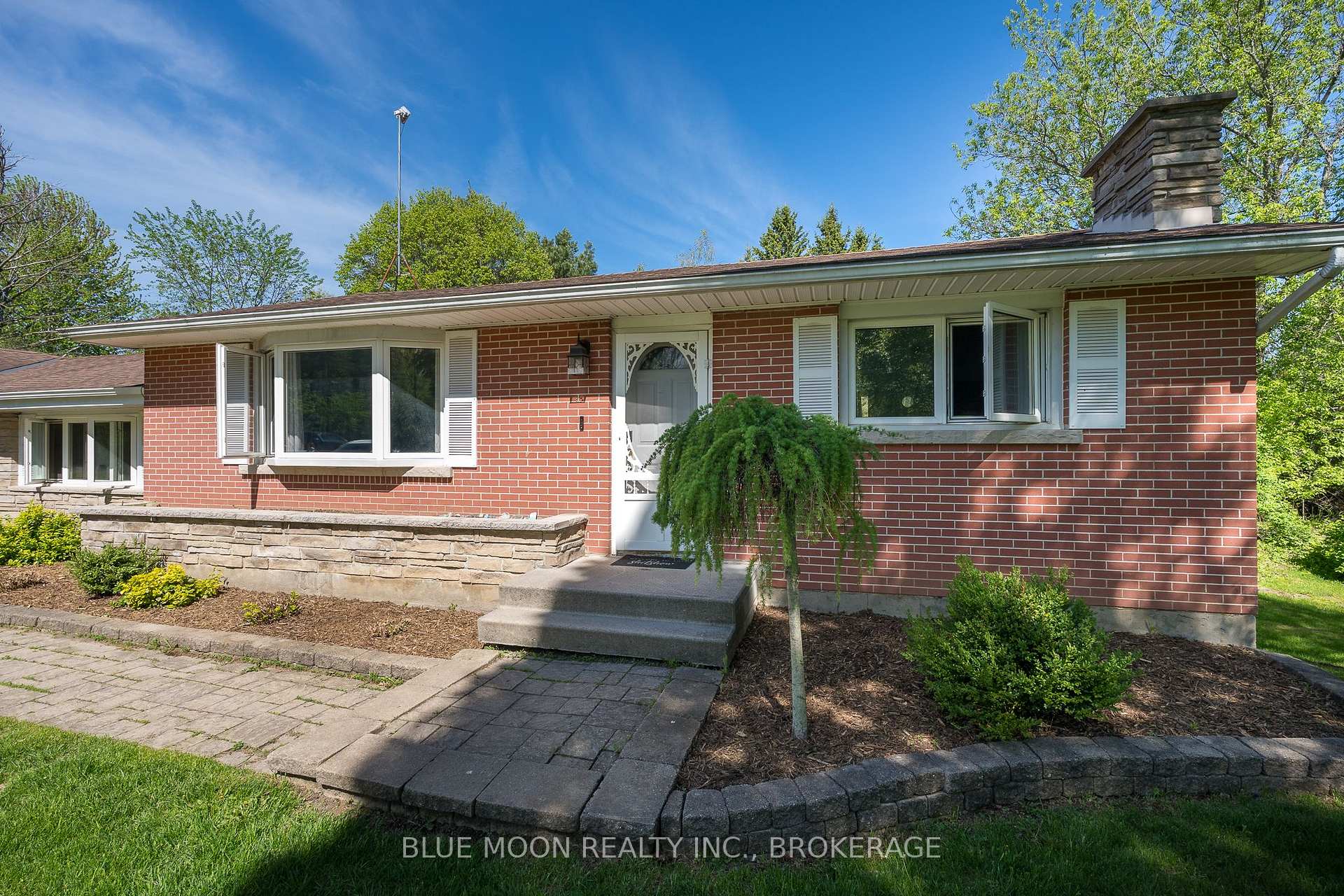 Photo 3 of 2545 Leeman Road, Kingston, City North of 401 — HOMEH