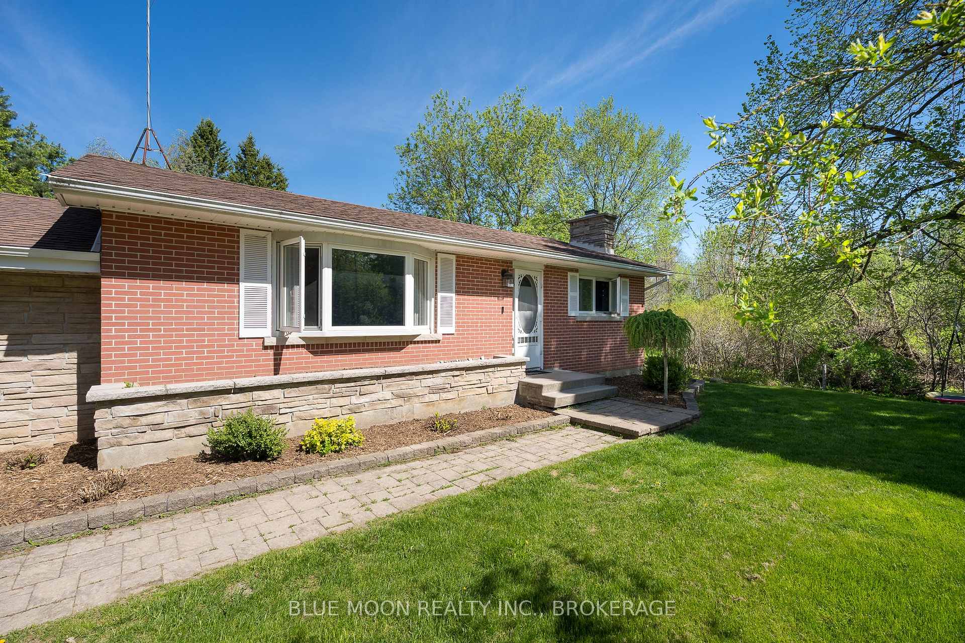 Photo 4 of 2545 Leeman Road, Kingston, City North of 401 — HOMEH