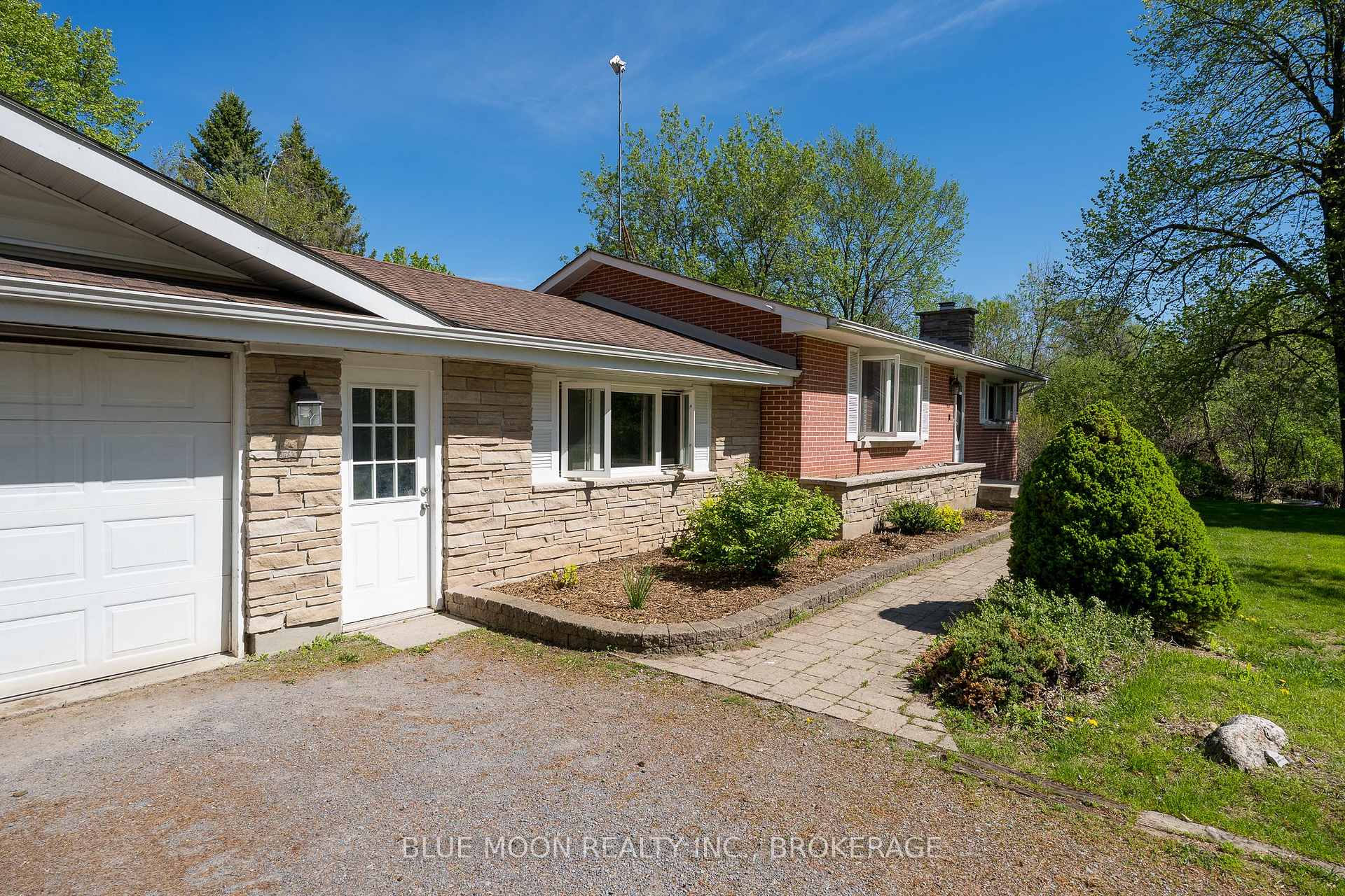 Photo 6 of 2545 Leeman Road, Kingston, City North of 401 — HOMEH