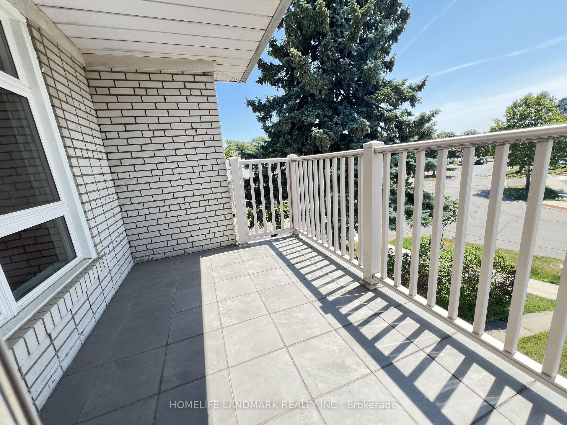 Photo 19 of 27 Tillplain Road, North York, Bathurst Manor — HOMEH