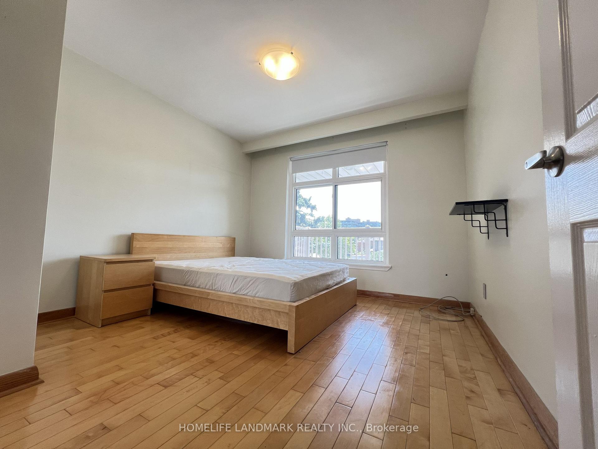 Photo 20 of 27 Tillplain Road, North York, Bathurst Manor — HOMEH