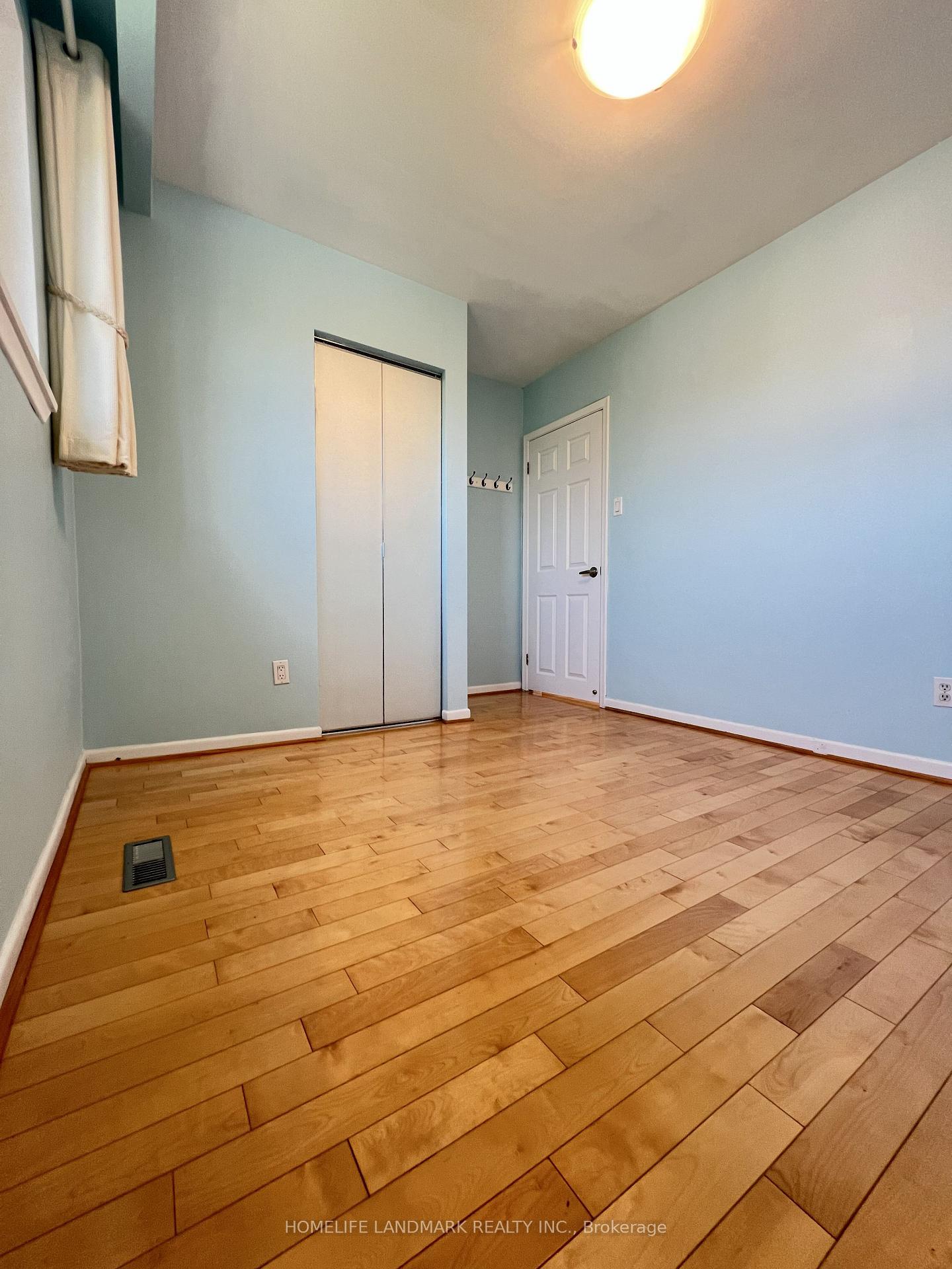 Photo 26 of 27 Tillplain Road, North York, Bathurst Manor — HOMEH