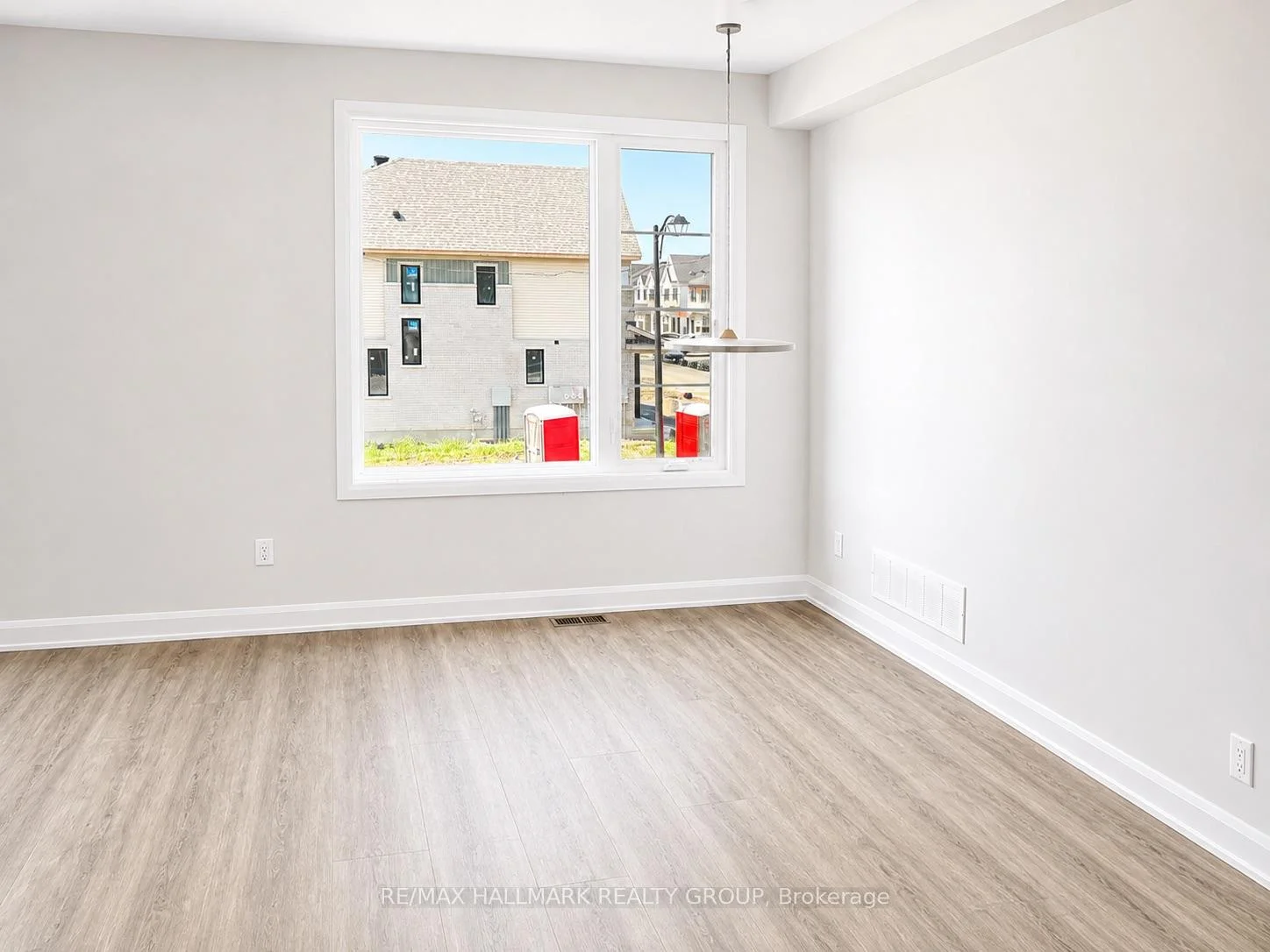 Photo 29 of 703 Tadpole Crescent, Ottawa, Barrhaven - Half Moon Bay — HOMEH