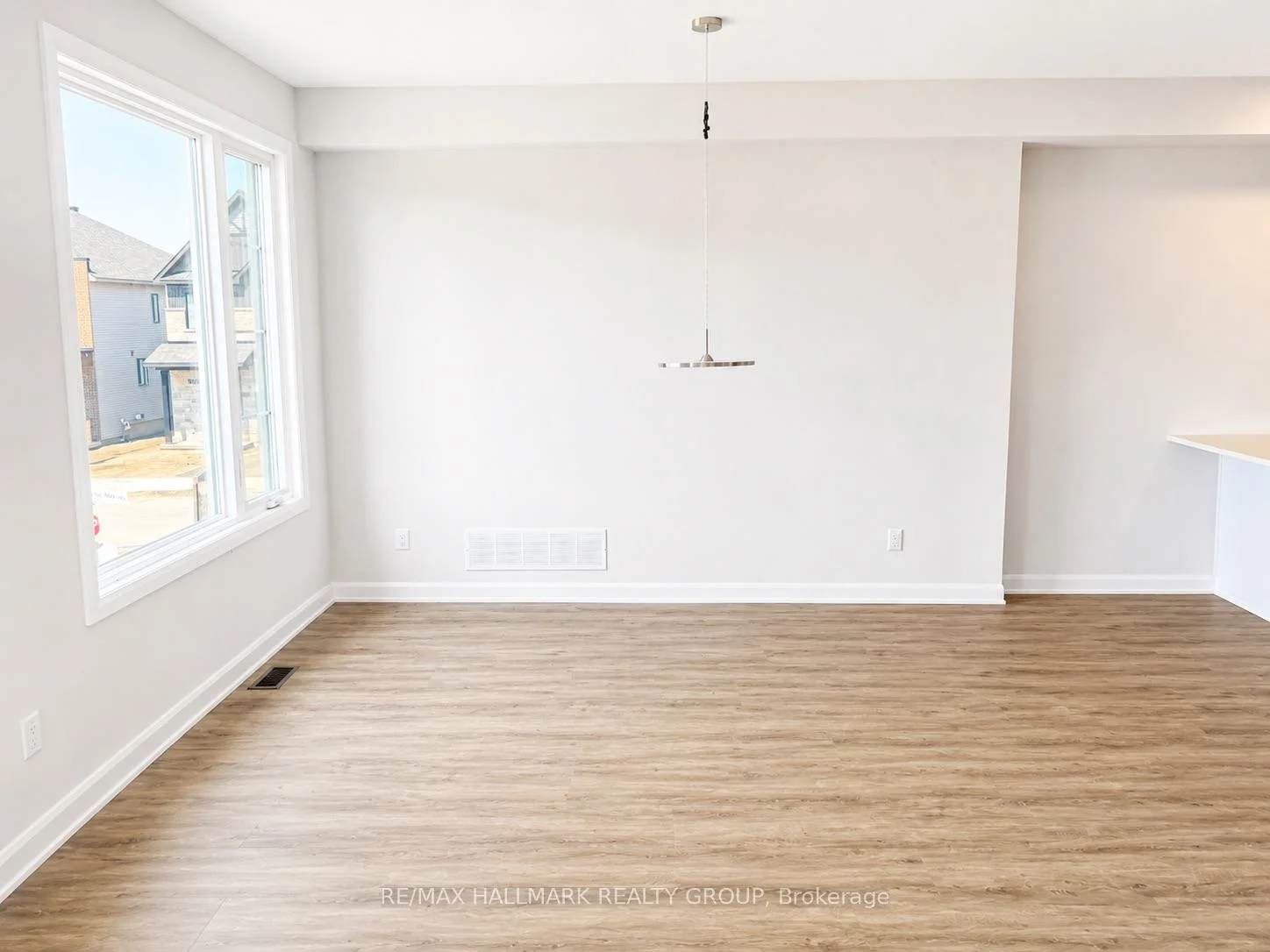 Photo 22 of 703 Tadpole Crescent, Ottawa, Barrhaven - Half Moon Bay — HOMEH