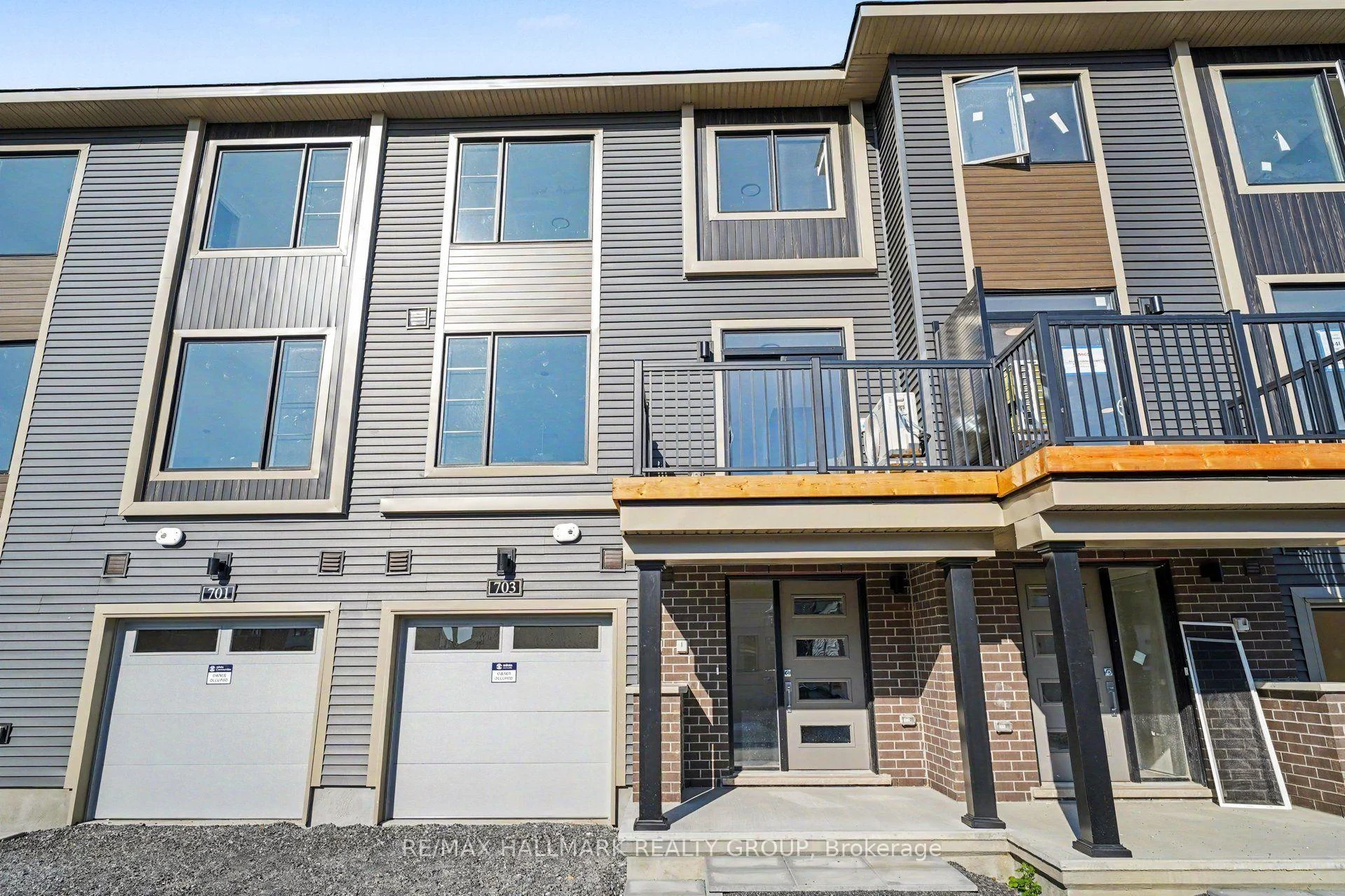 Photo 1 of 703 Tadpole Crescent, Ottawa, Barrhaven - Half Moon Bay — HOMEH