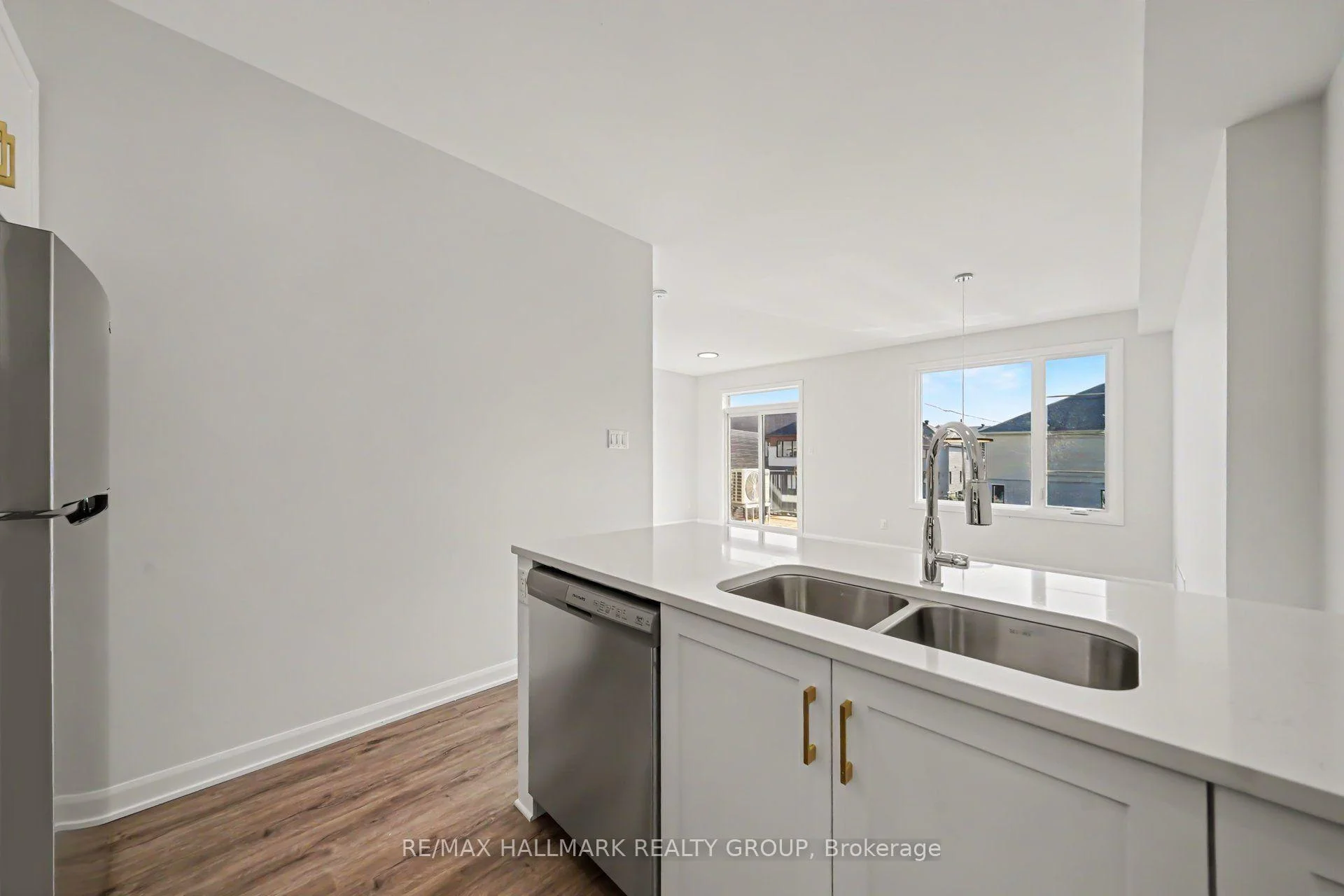 Photo 18 of 703 Tadpole Crescent, Ottawa, Barrhaven - Half Moon Bay — HOMEH