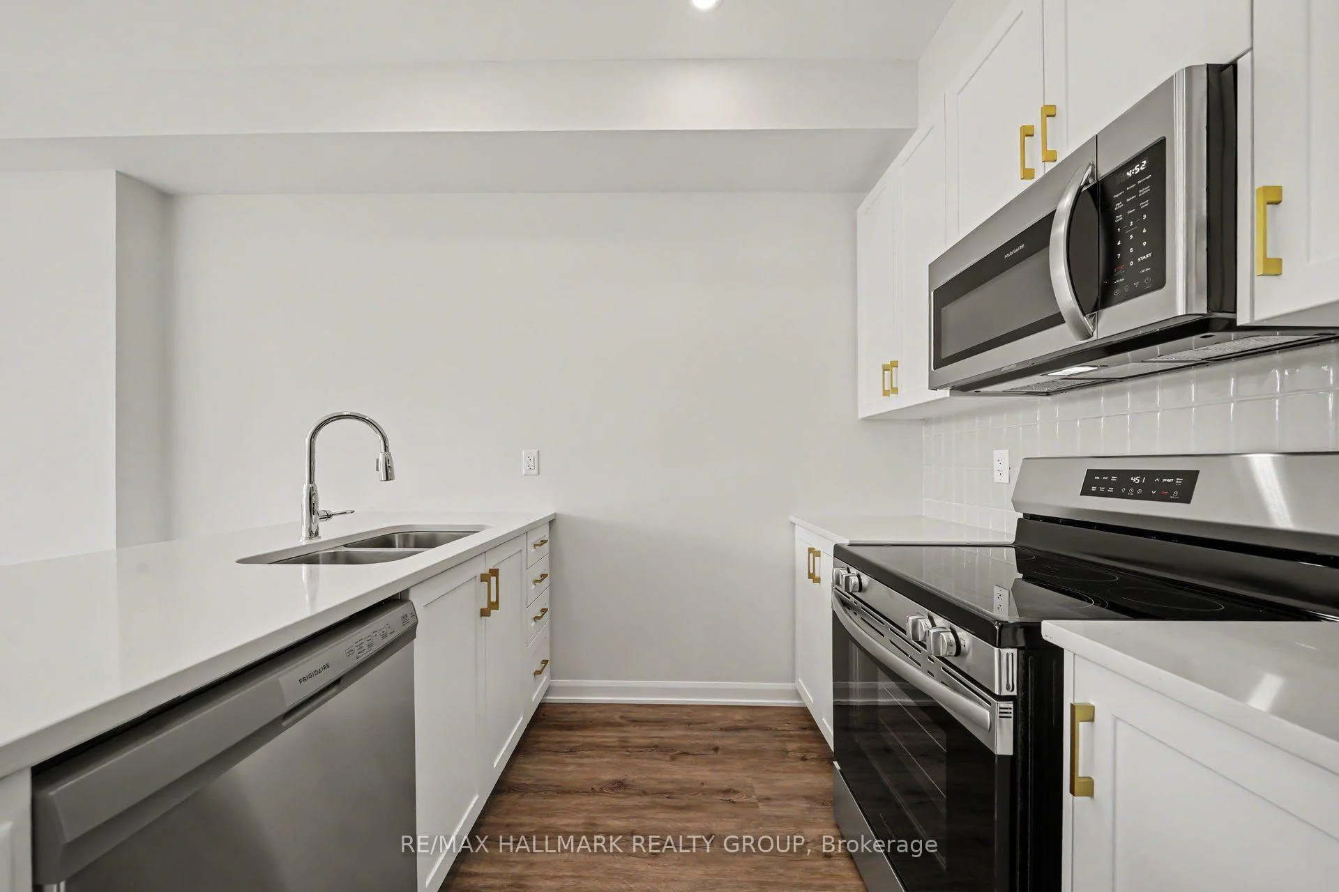Photo 25 of 703 Tadpole Crescent, Ottawa, Barrhaven - Half Moon Bay — HOMEH