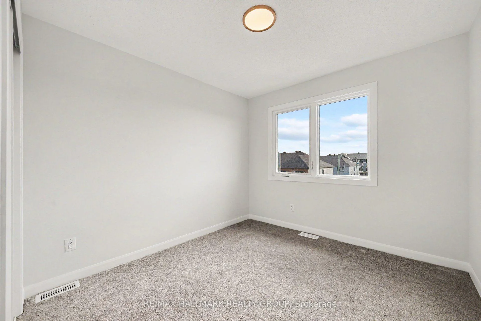 Photo 38 of 703 Tadpole Crescent, Ottawa, Barrhaven - Half Moon Bay — HOMEH
