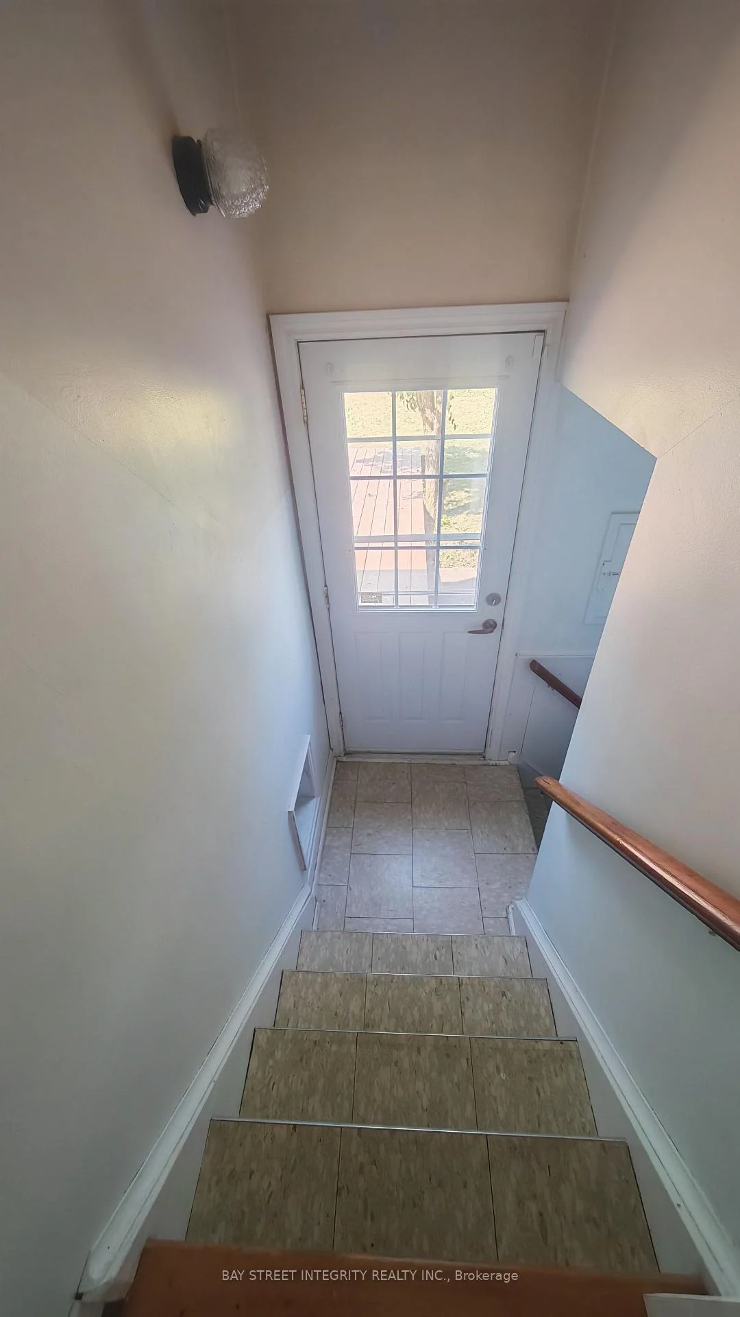 Photo 16 of 505 Sandmere Place, Oakville, West — HOMEH