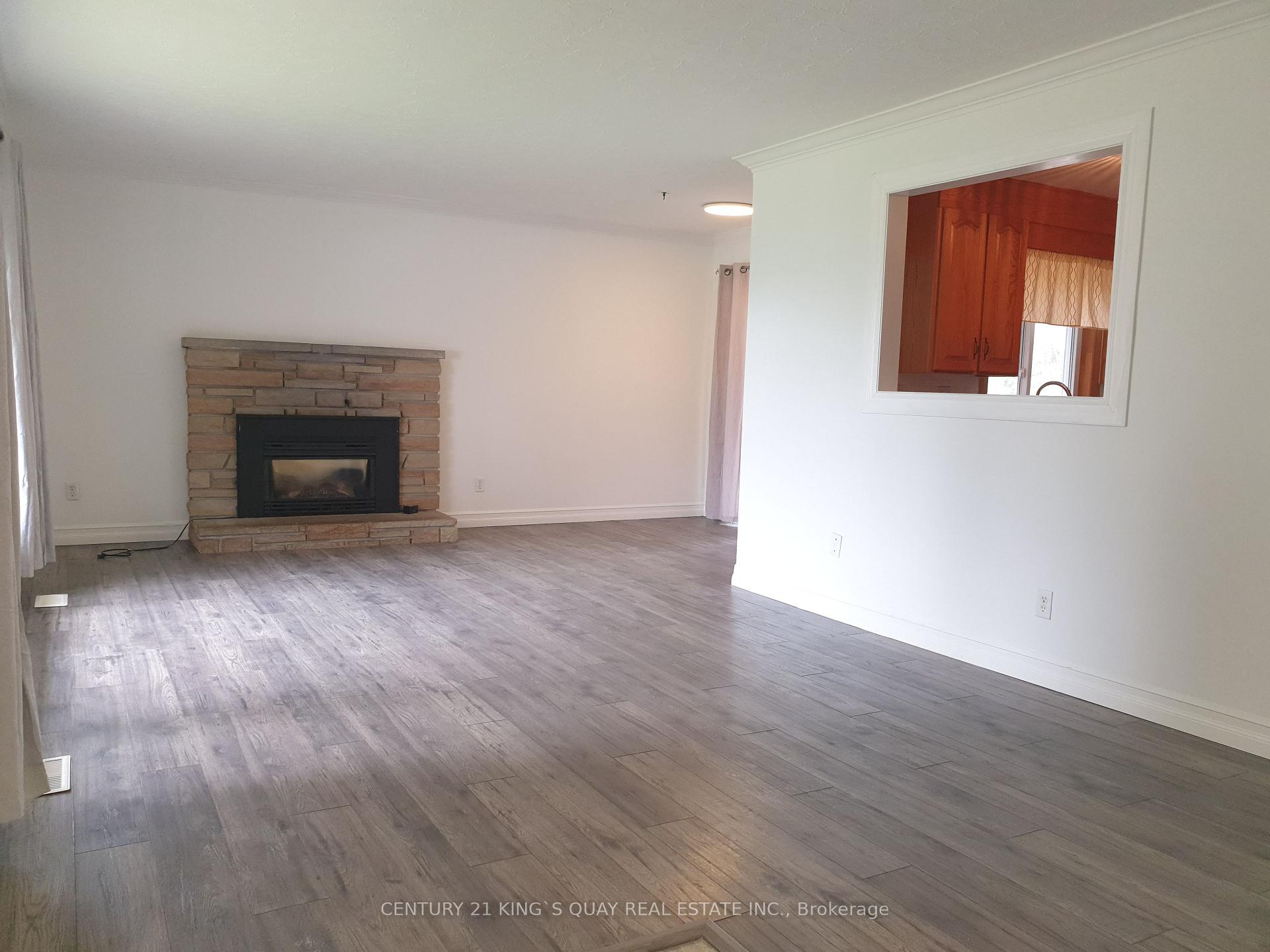 Photo 4 of 18 Manor Crescent, Quinte West, Trenton Ward — HOMEH
