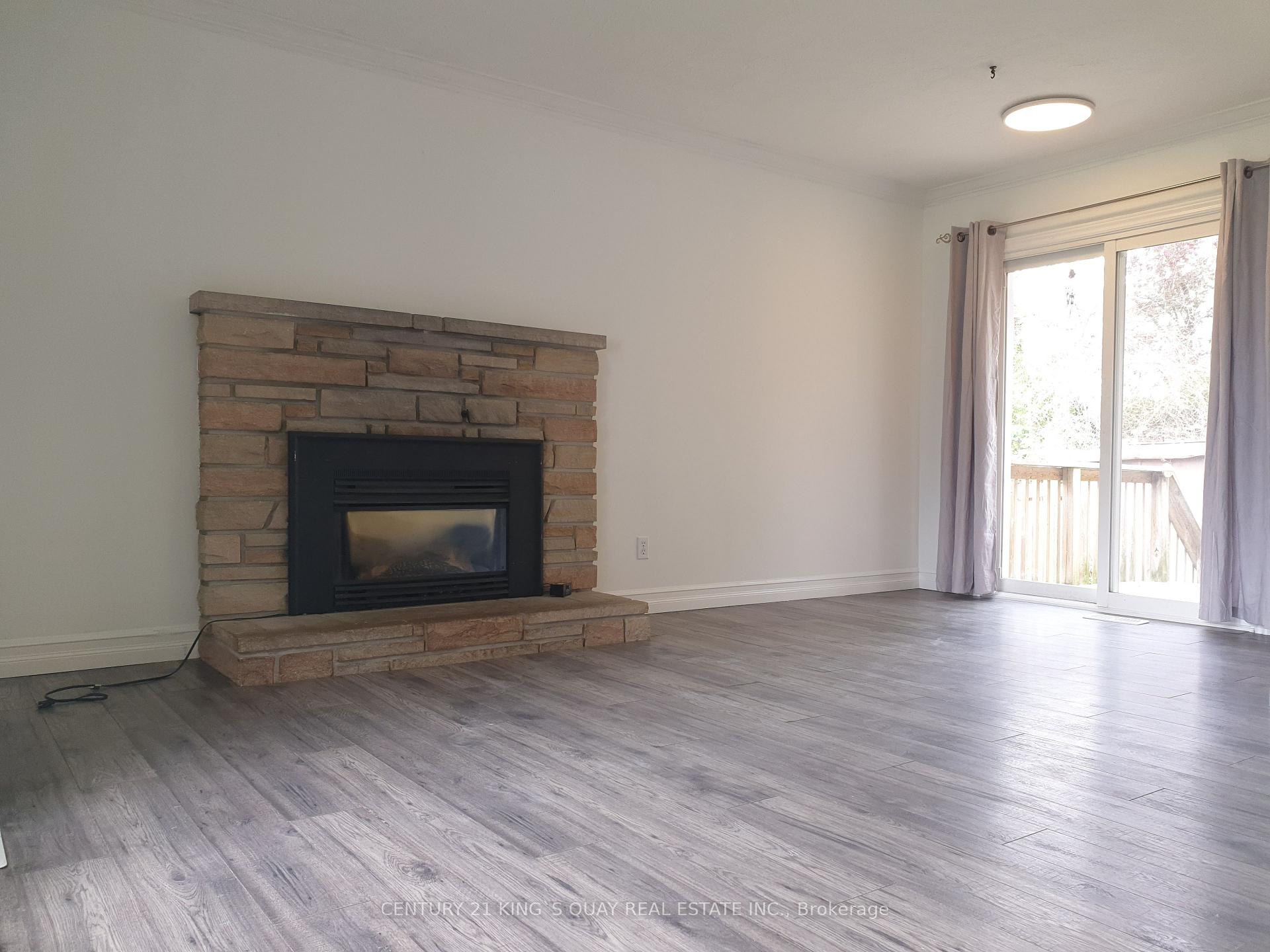 Photo 5 of 18 Manor Crescent, Quinte West, Trenton Ward — HOMEH