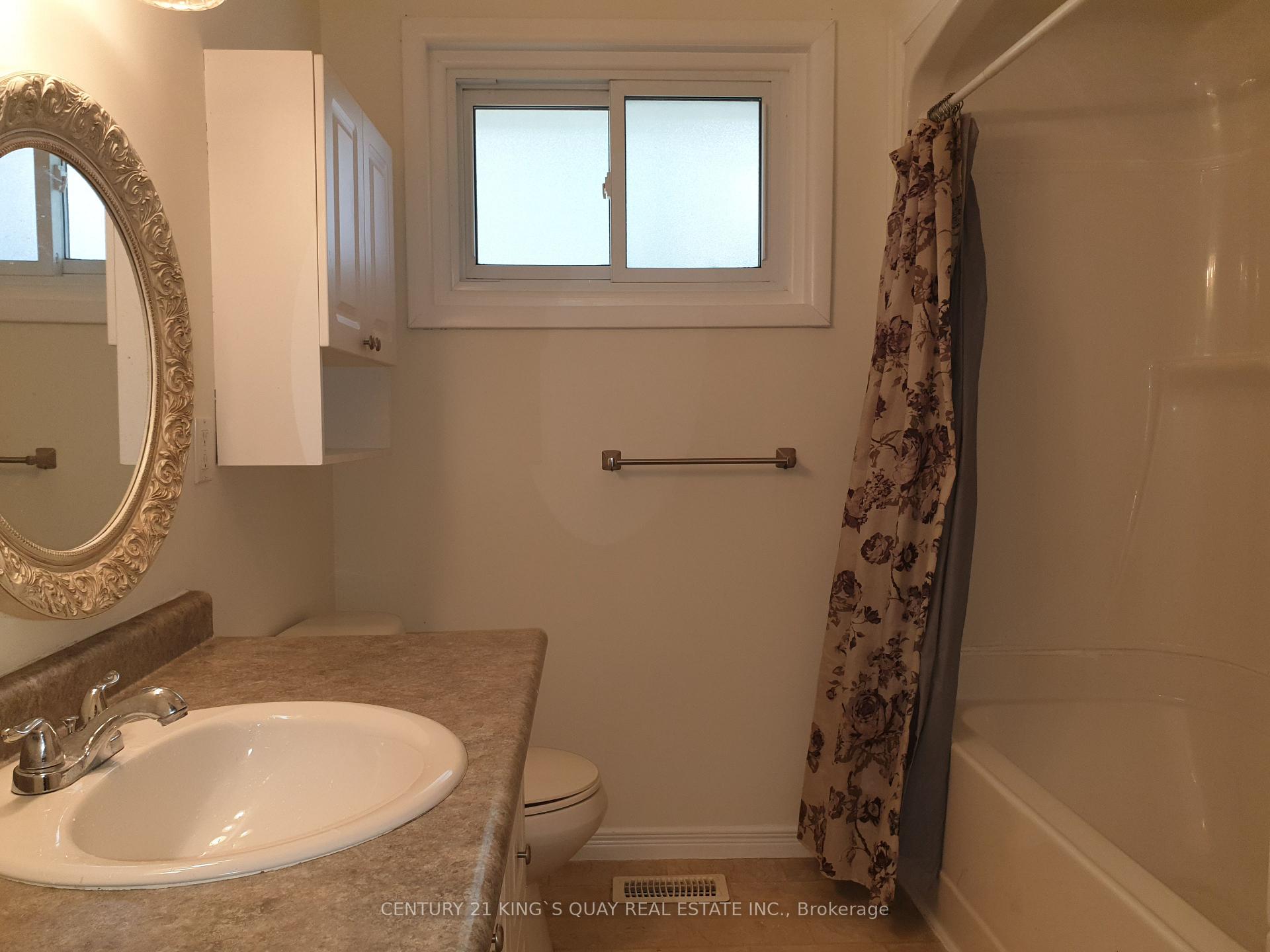 Photo 10 of 18 Manor Crescent, Quinte West, Trenton Ward — HOMEH